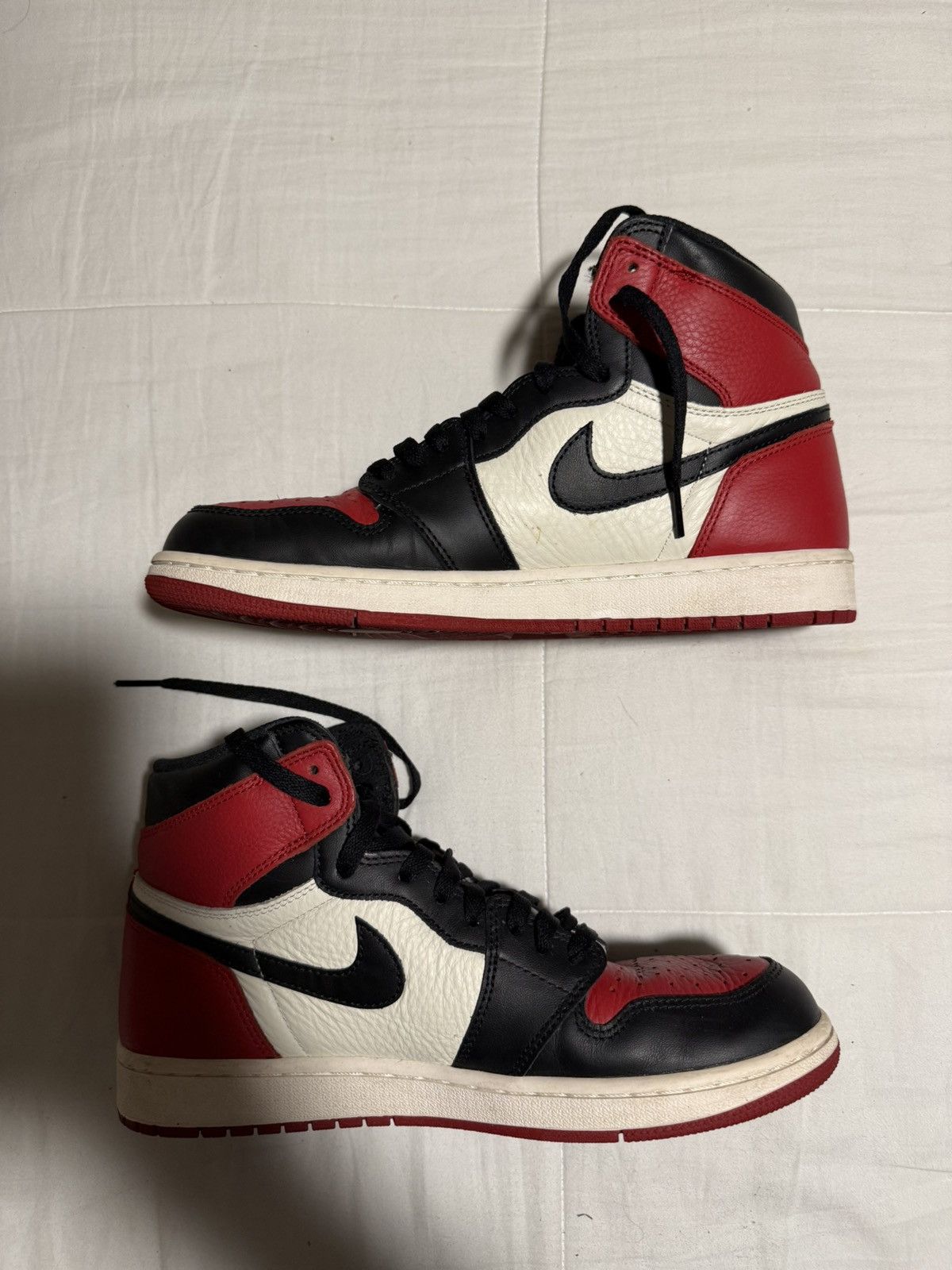 Jordan Brand Nike Air Jordan 1 High Bred Toe - Black Red White Sneakers Size US 9.5 / EU 42-43 - 2 Thumbnail