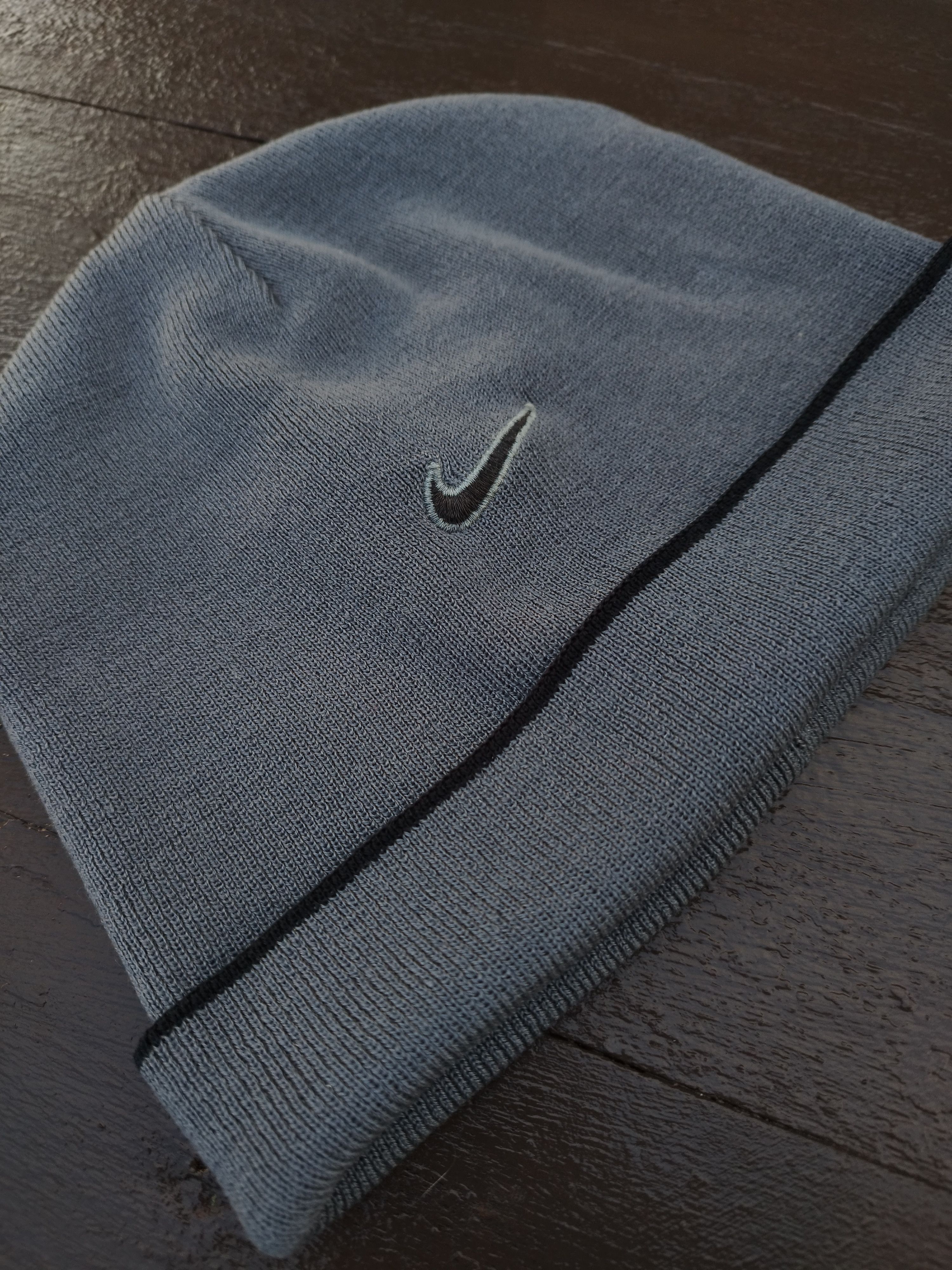 Nike VINTAGE Nike Reversible Beanie Hat | Black & Gray Y2K Size ONE SIZE - 4 Thumbnail