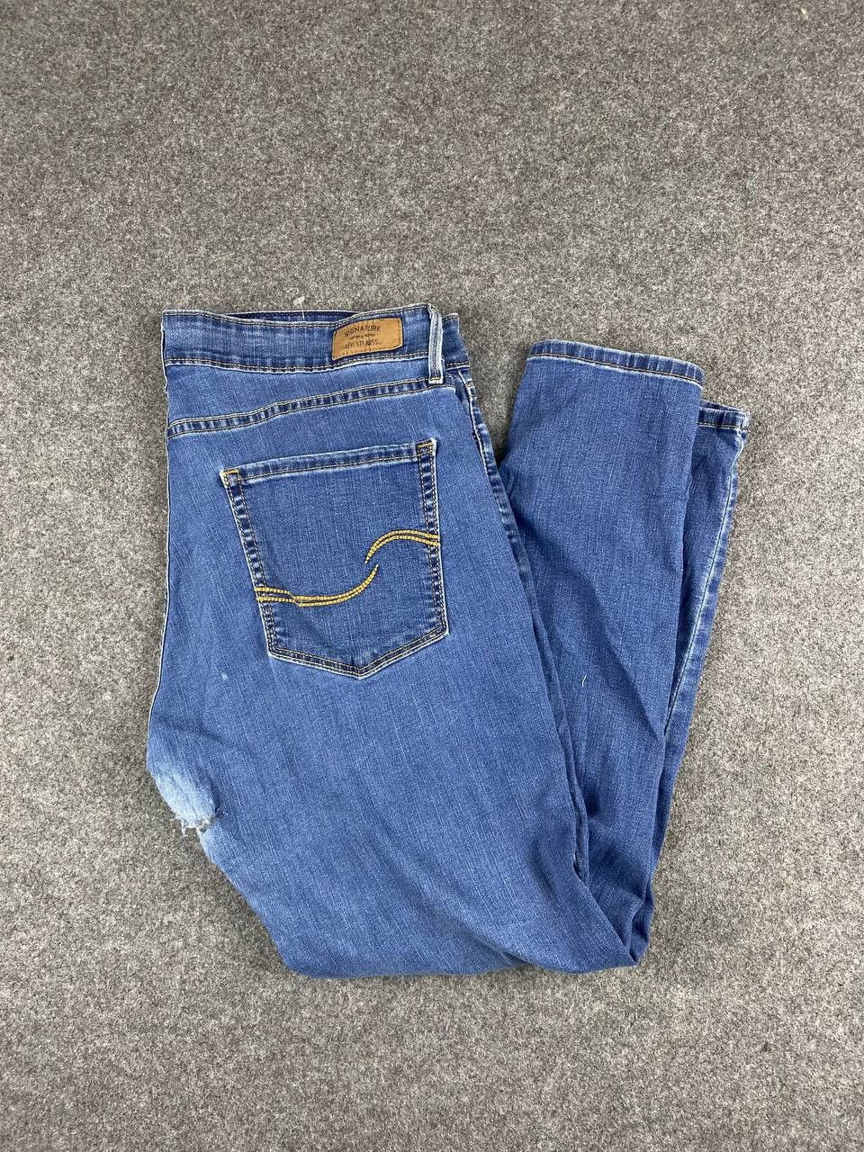 Levi's levis signature low rise jegging distressed denim Size 37" - 2 Thumbnail