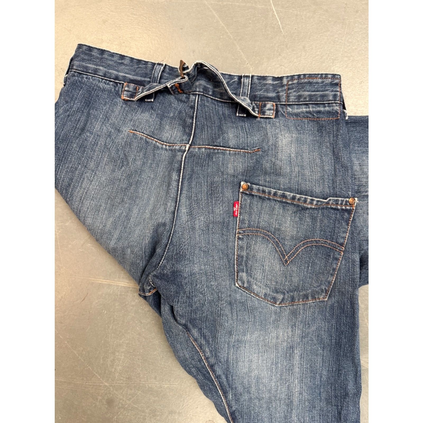 Levi's VINTAGE Levi’s Engineered Jeans - Blue - W30 L29 - 90s Twisted, Medium Faded, Button, 5-Pocket, Cotton, Regular, Men Size US 30 / EU 46 - 4 Thumbnail