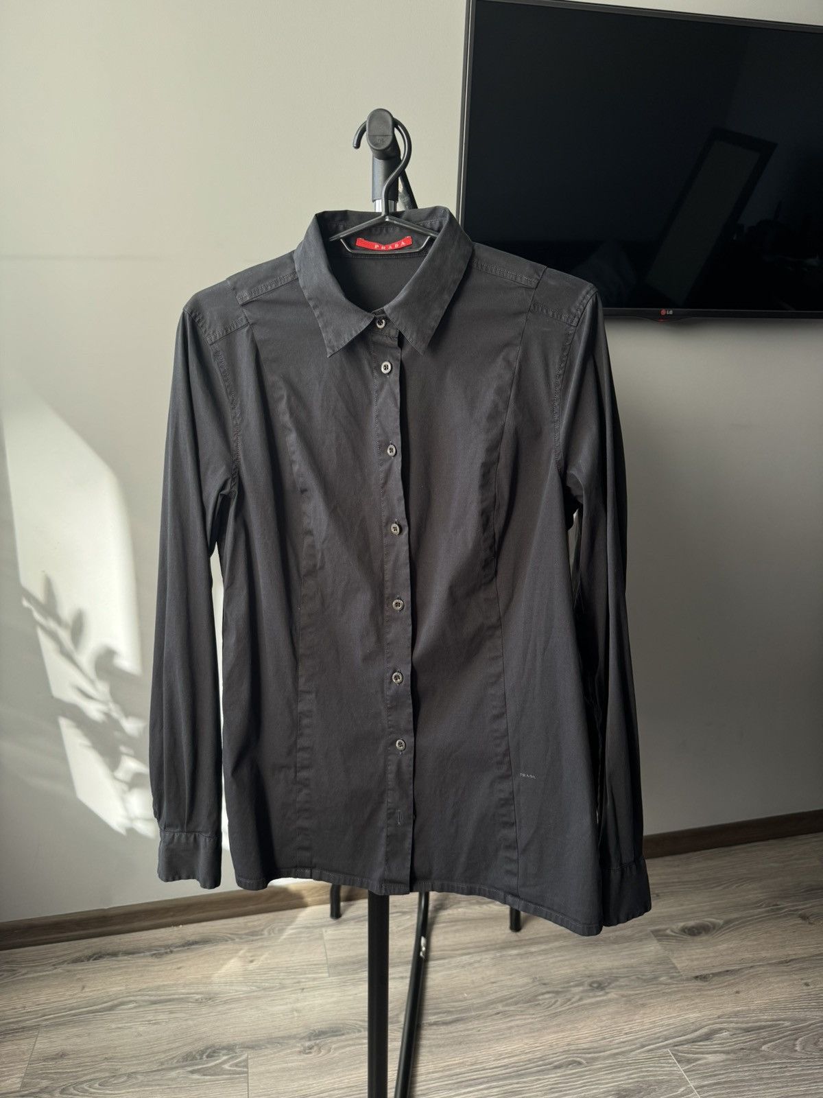 Prada Prada small logo shirt in black Size M / US 6-8 / IT 42-44 - 2 Thumbnail