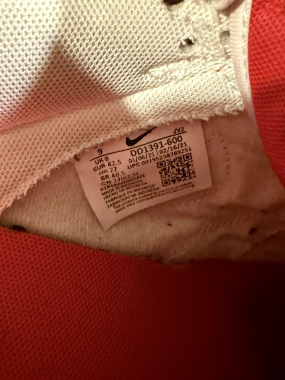 Nike championship red nike dunk low retro Size US 9 / EU 42 - 8 Thumbnail