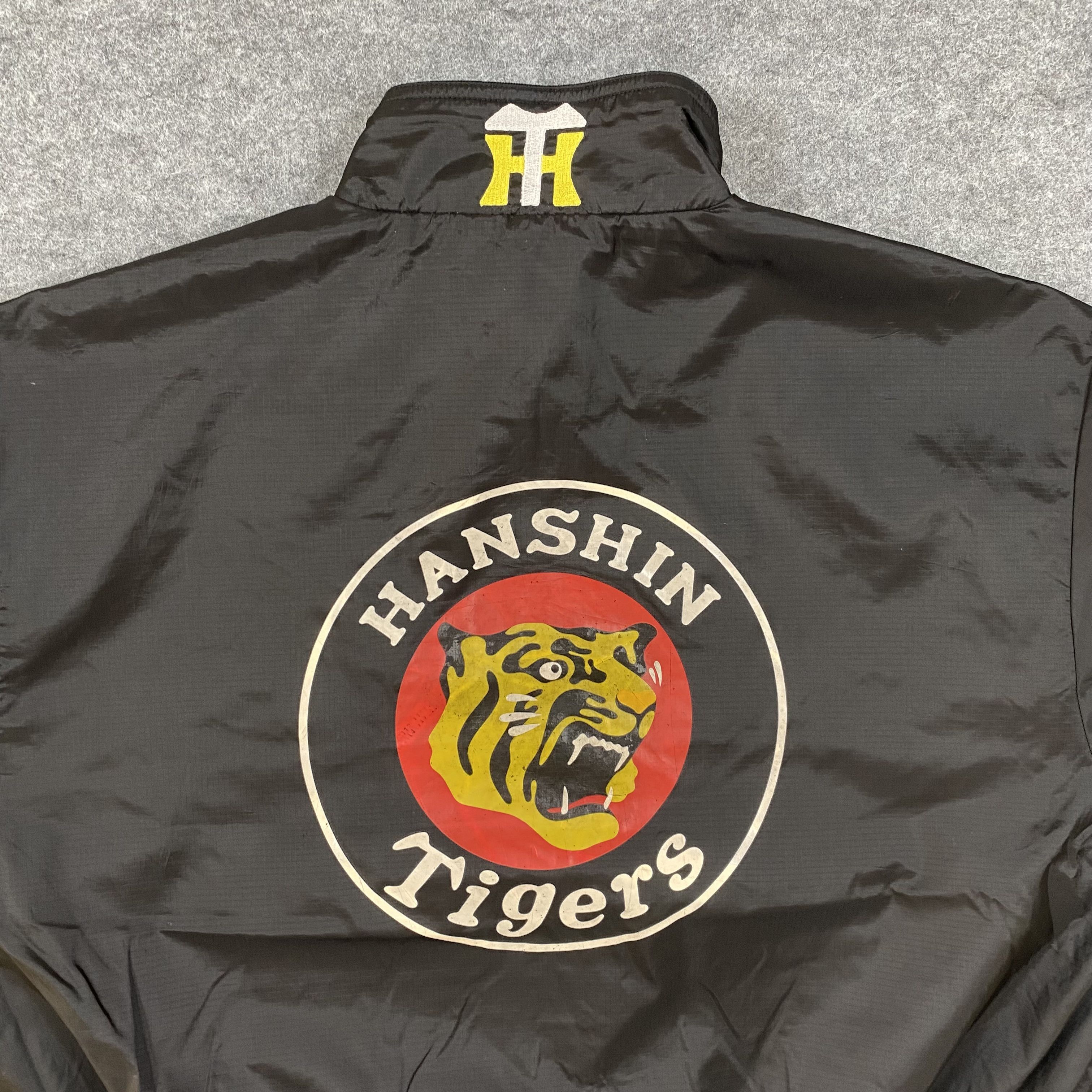 Japanese Brand VINTAGE Hanshin Tigers Japanese Baseball Bomber Jacket-J577 Size US L / EU 52-54 / 3 - 11 Thumbnail