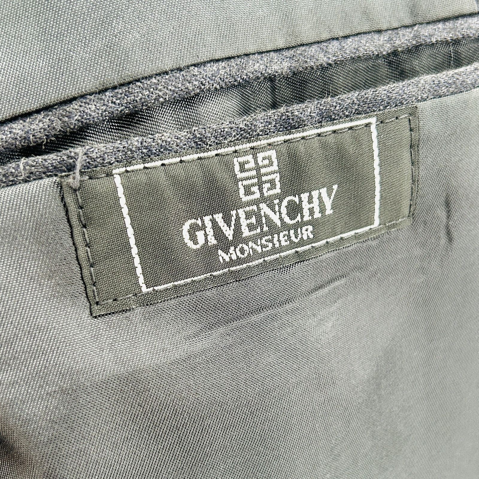 Givenchy Vintage 90s Charcoal Gray Wool Pinstripe Classic Suit Blazer Size 40R - 6 Thumbnail