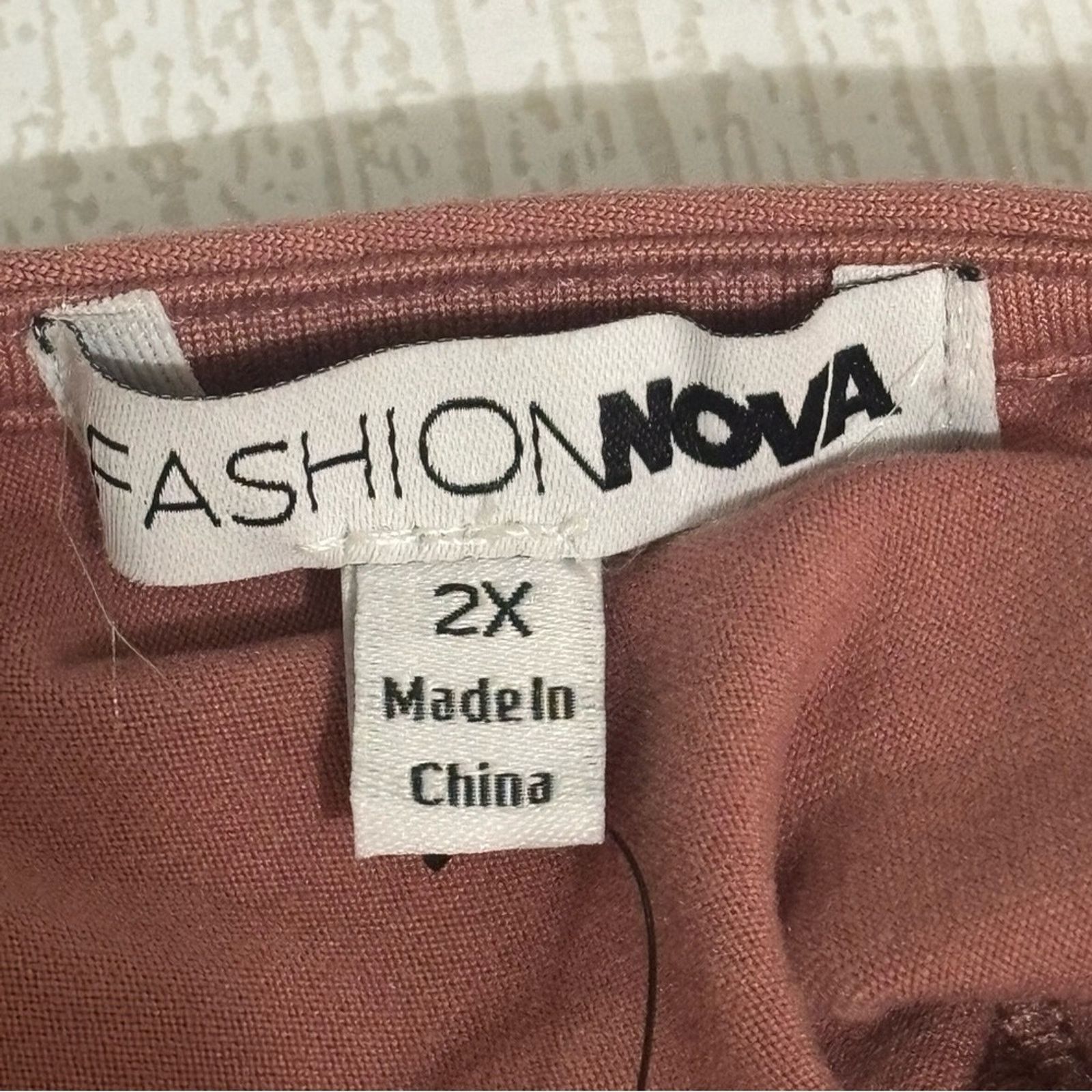 Other Fashion Nova Rose Back Cutout Cross Strap Crop Top 2X NWT Size XXL / US 16-18 / IT 52-54 - 3 Thumbnail