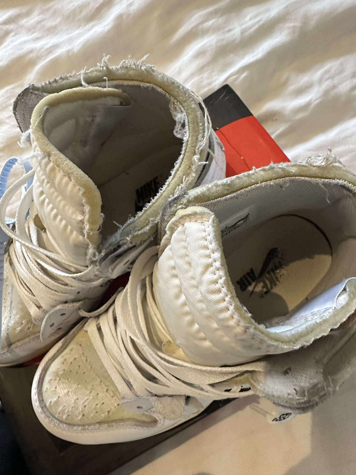 Jordan Brand × Off-White Jordan 1 x Off White EU Size US 7 / EU 40 - 9 Thumbnail