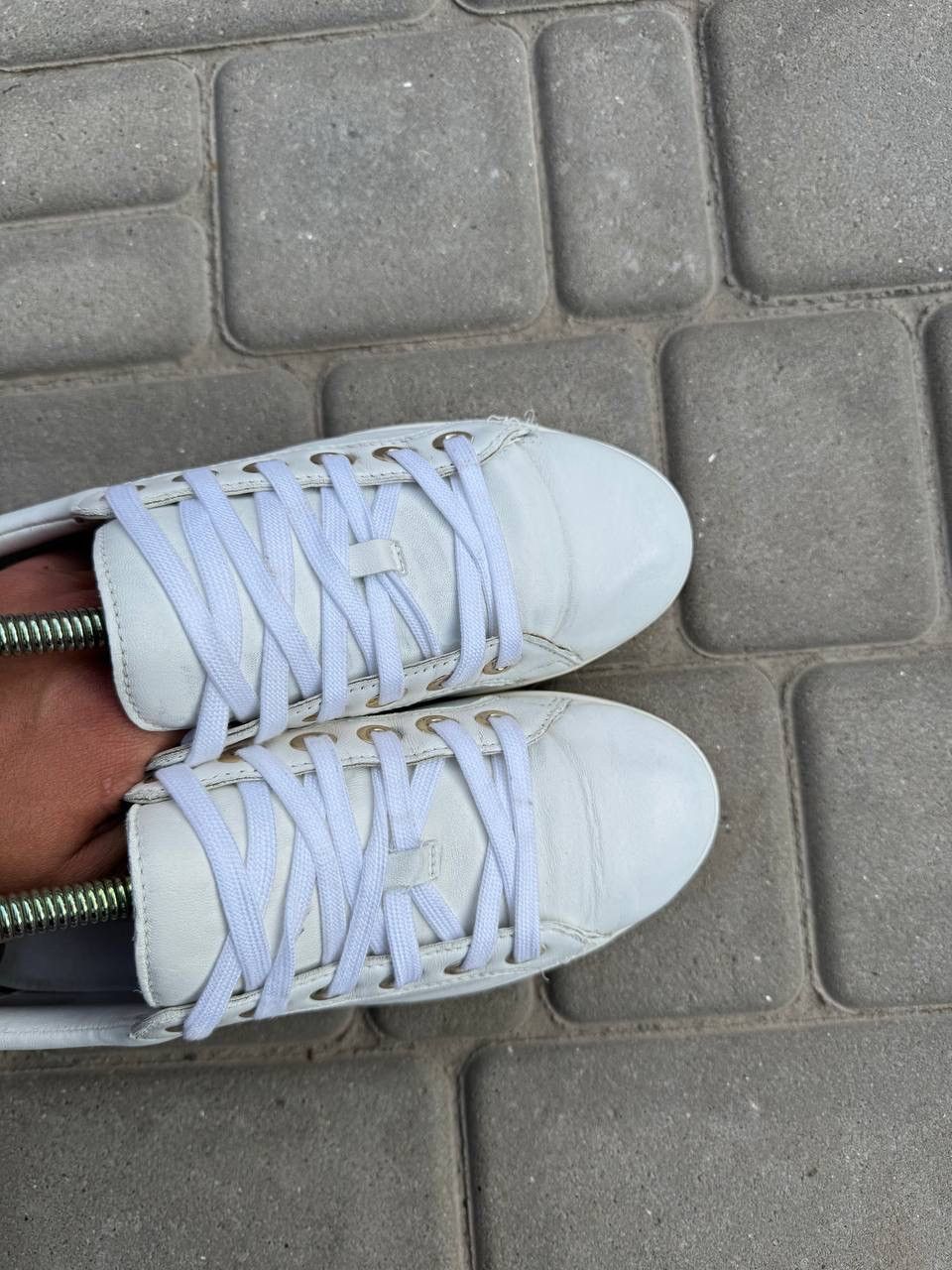 Jimmy Choo Vintage Sneakers Jimmy Choo White Leather Size US 8 / IT 38 - 7 Thumbnail