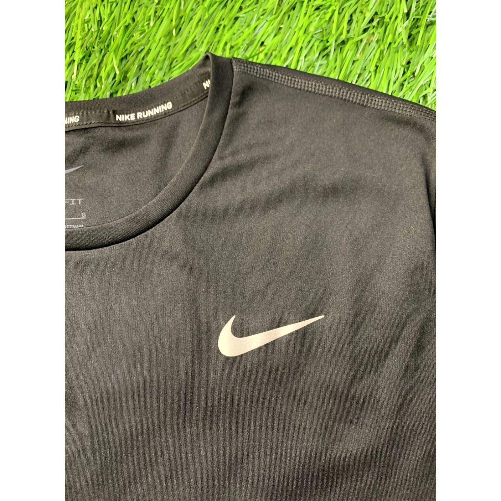 Nike Nike Running Miler Dri-FIT Shirt Women L Jersey Black 2025 Training Short Sleeve Reflective Logo Nike Dri-FIT Womens L Size L / US 10 / IT 46 - 3 Thumbnail