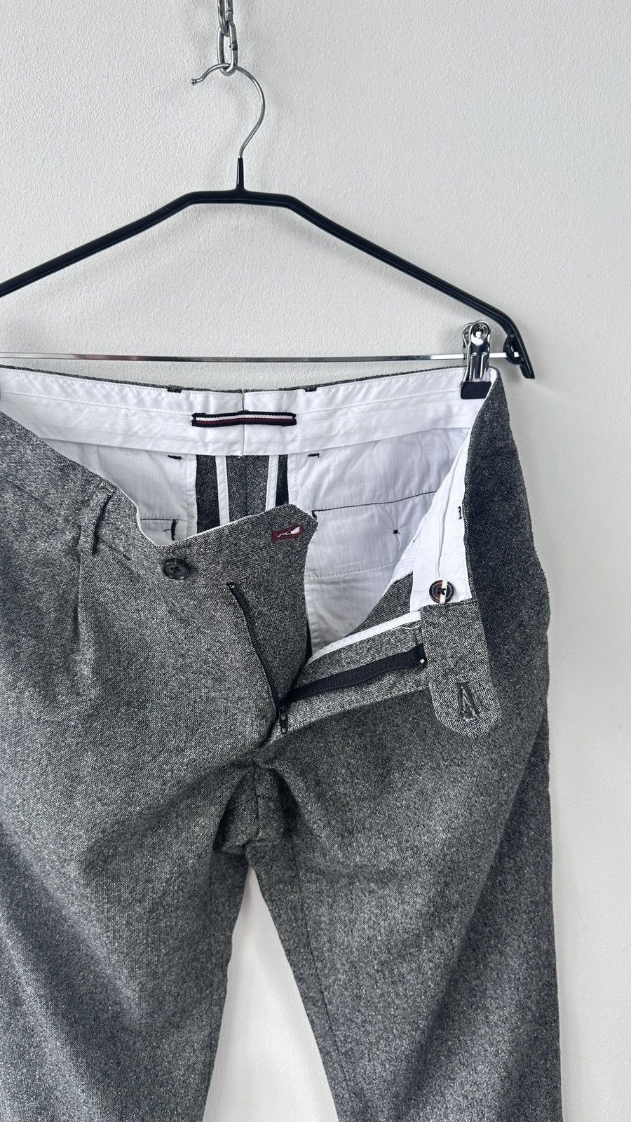 Tommy Hilfiger Tommy Hilfiger Italian Fabric Hampton Chino Pants 33/32 Size US 33 - 11 Thumbnail