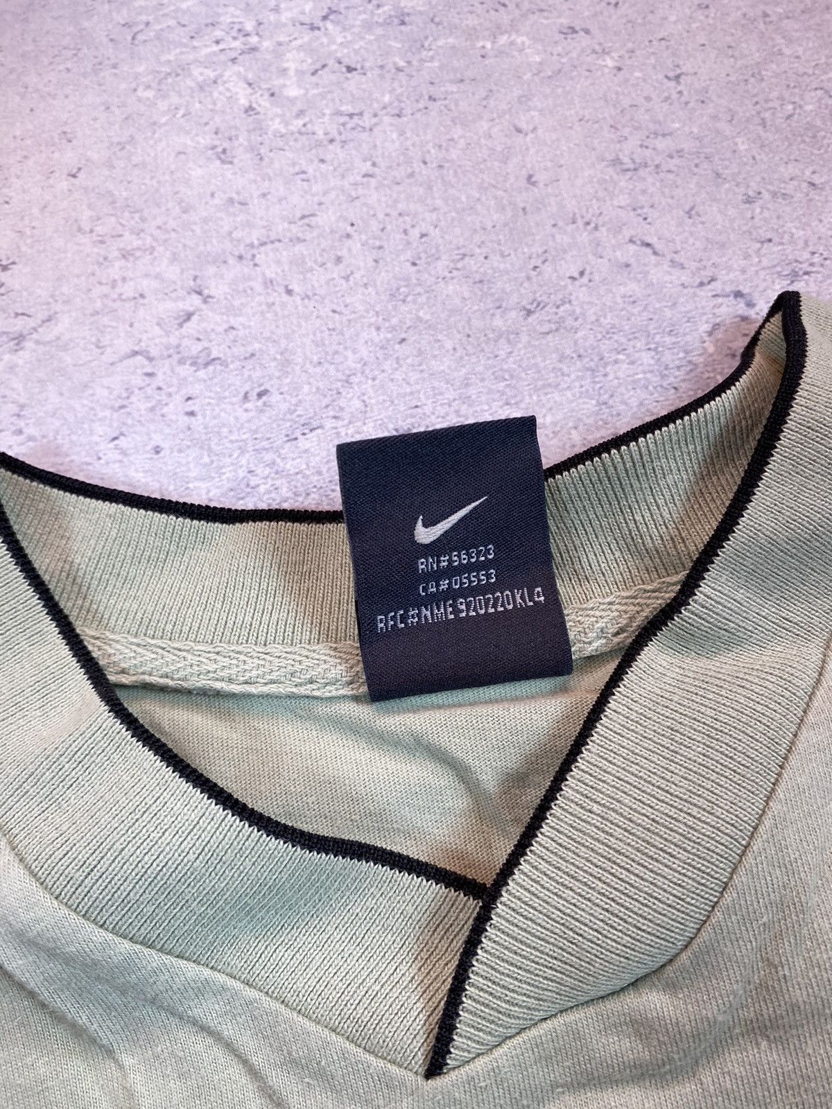 Nike × Vintage Vintage Nike Men’s Green T-Shirt With Mini Centre Logo Size US L / EU 52-54 / 3 - 7 Thumbnail