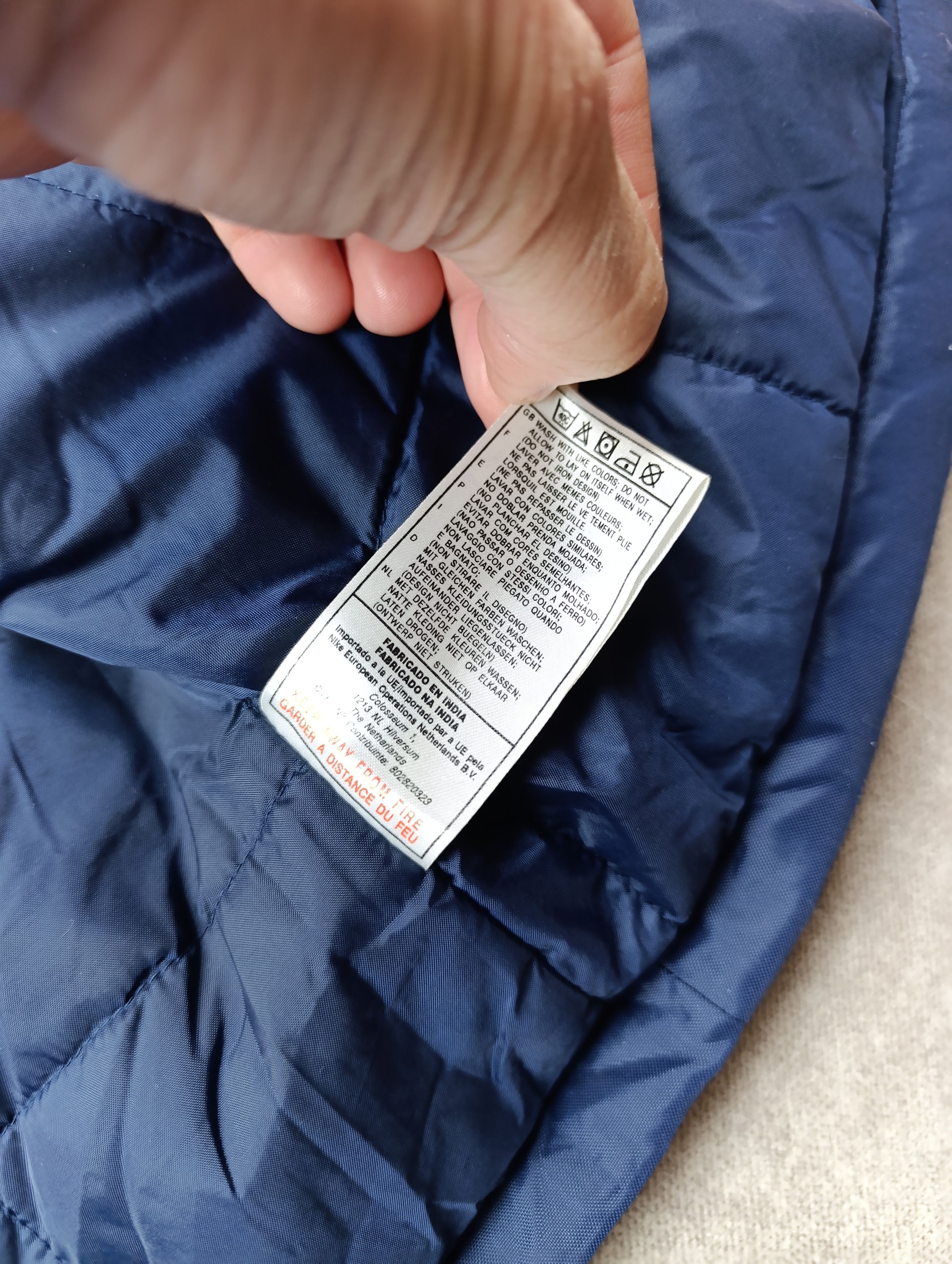 Nike NIKE SWOOSH MENS VINTAGE NYLON WINDBREAKER INSULATED JACKER Size US M / EU 48-50 / 2 - 16 Thumbnail