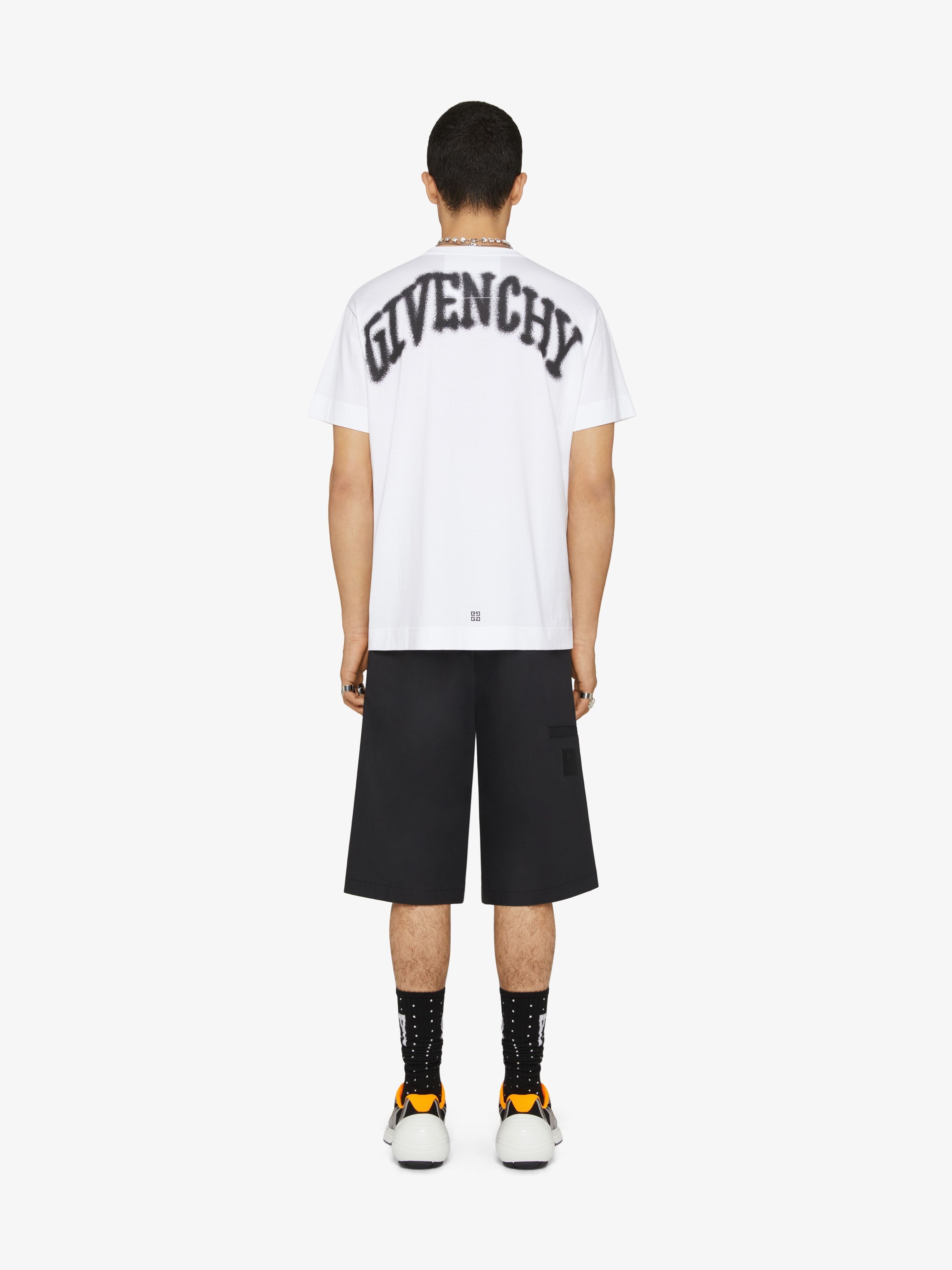 Givenchy o1gr1nt0125 Oversized Fit T-Shirt in White Size US XXL / EU 58 / 5 - 4 Thumbnail
