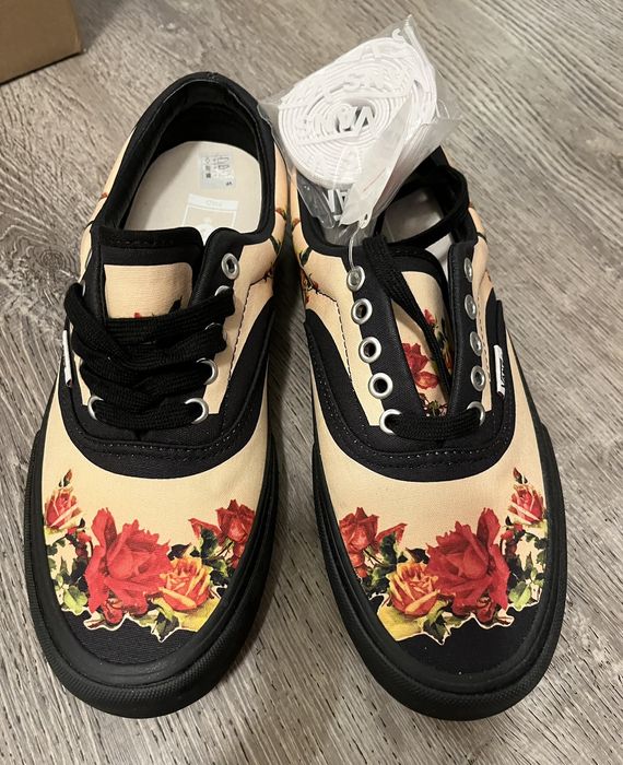 Vans era supreme hotsell jean paul gaultier peach