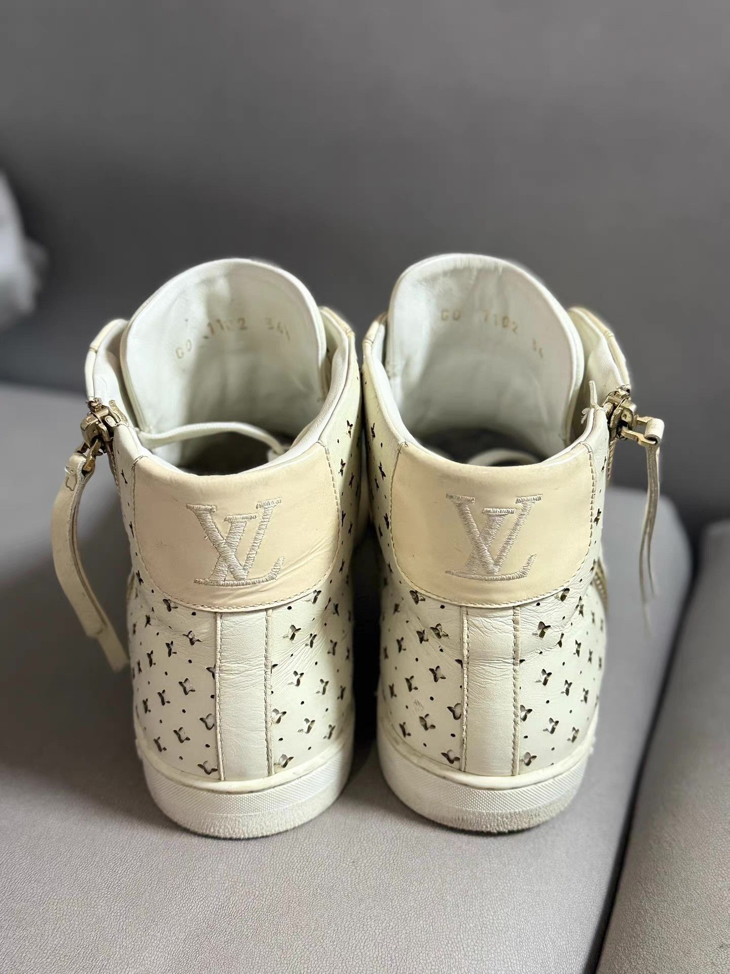 Louis Vuitton Louis Vuitton Hollow Star-Embellished Sneakers Ｑ20 Size US 6.5 / IT 36.5 - 3 Thumbnail