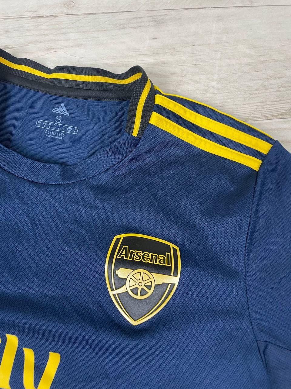 Adidas Adidas ARSENAL 2019 2020 THIRD FOOTBALL SHIRT JERSEY Size US S / EU 44-46 / 1 - 4 Thumbnail