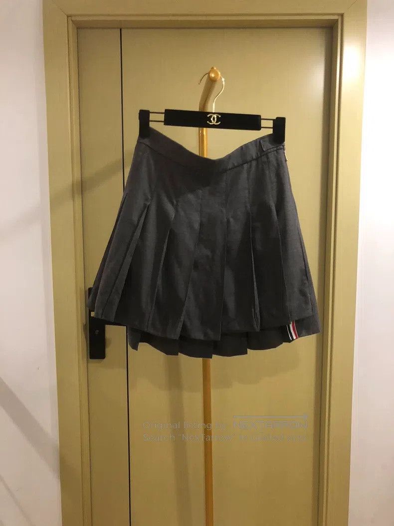 Thom Browne Thom Browne Gray Pleated Short Skirt Size 25" / US 0 / IT 36 - 1 Thumbnail