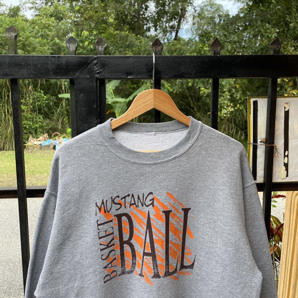 Vintage 🔥Vintage 90s Mustang Basket Ball Big Spellout Sweatshirts Size US M / EU 48-50 / 2 - 4 Thumbnail