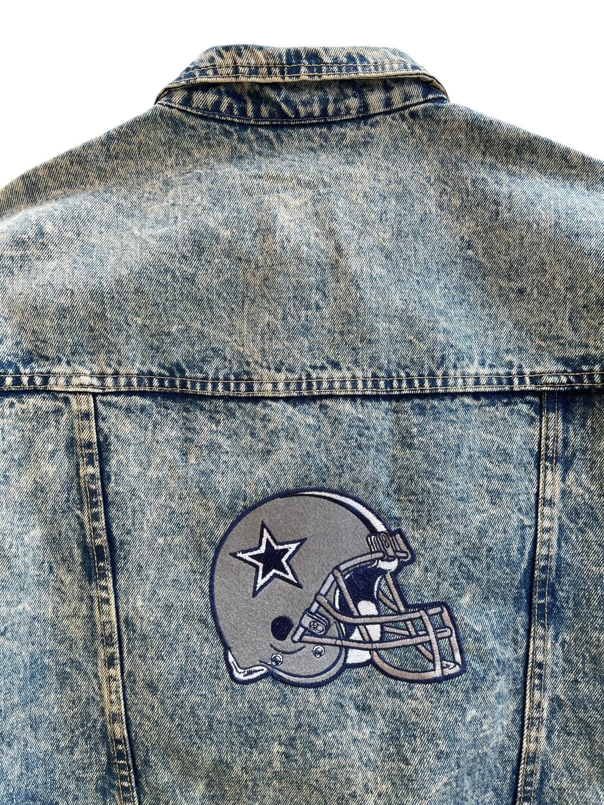 Vintage Vintage Dallas Cowboys Dusted Denim Acid Wash Jacket Size US L / EU 52-54 / 3 - 12 Thumbnail