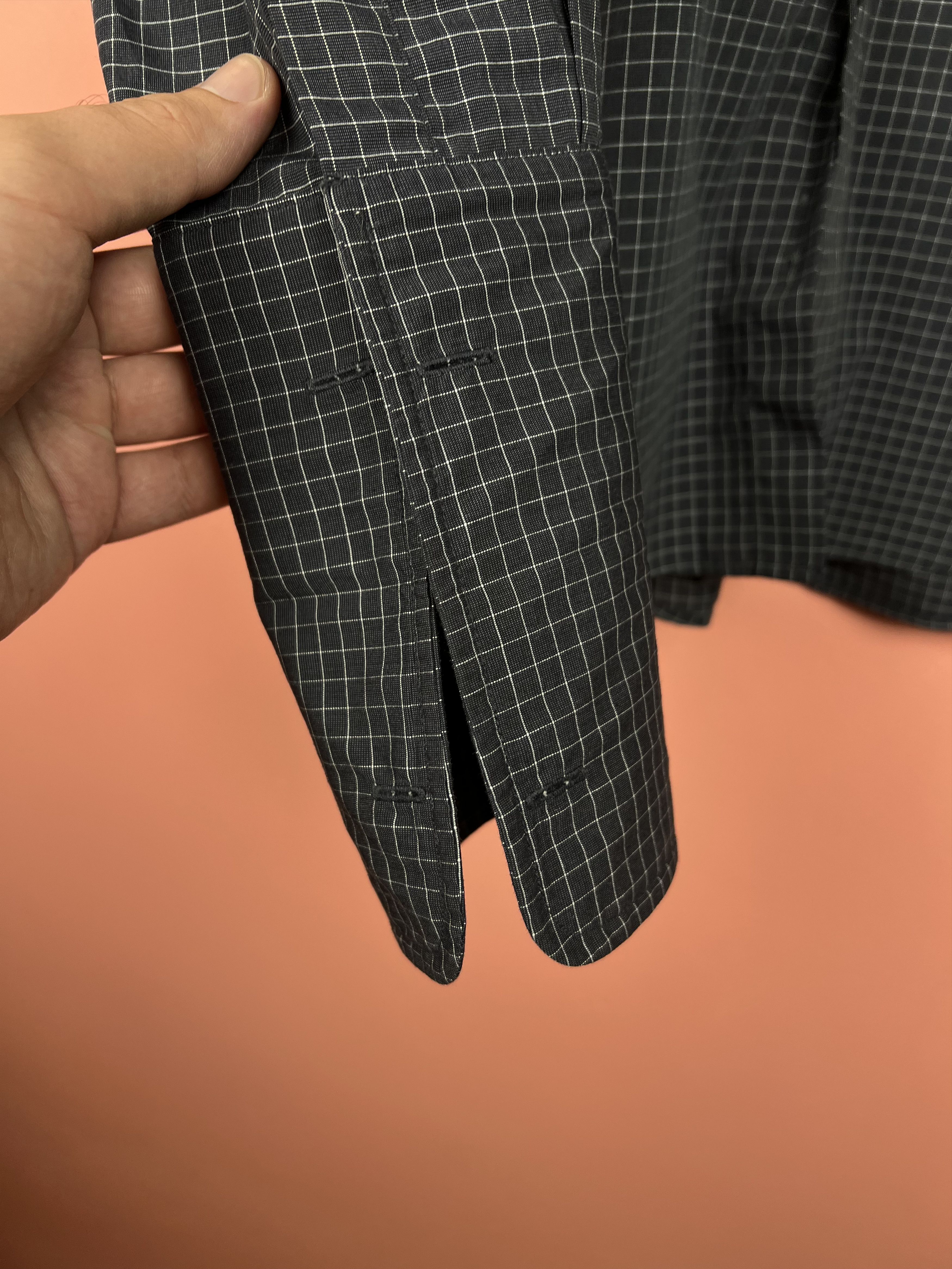 Yves Saint Laurent Yves Saint Laurent cufflinks shurt button ups luxury Size US L / EU 52-54 / 3 - 3 Thumbnail