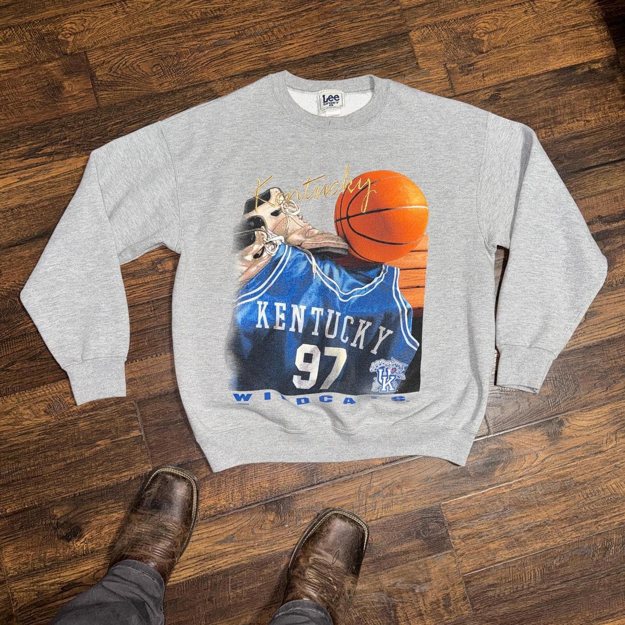 Lee 1997 kentucky sweater with a beautiful graphic on it Size US L / EU 52-54 / 3 - 1 Thumbnail