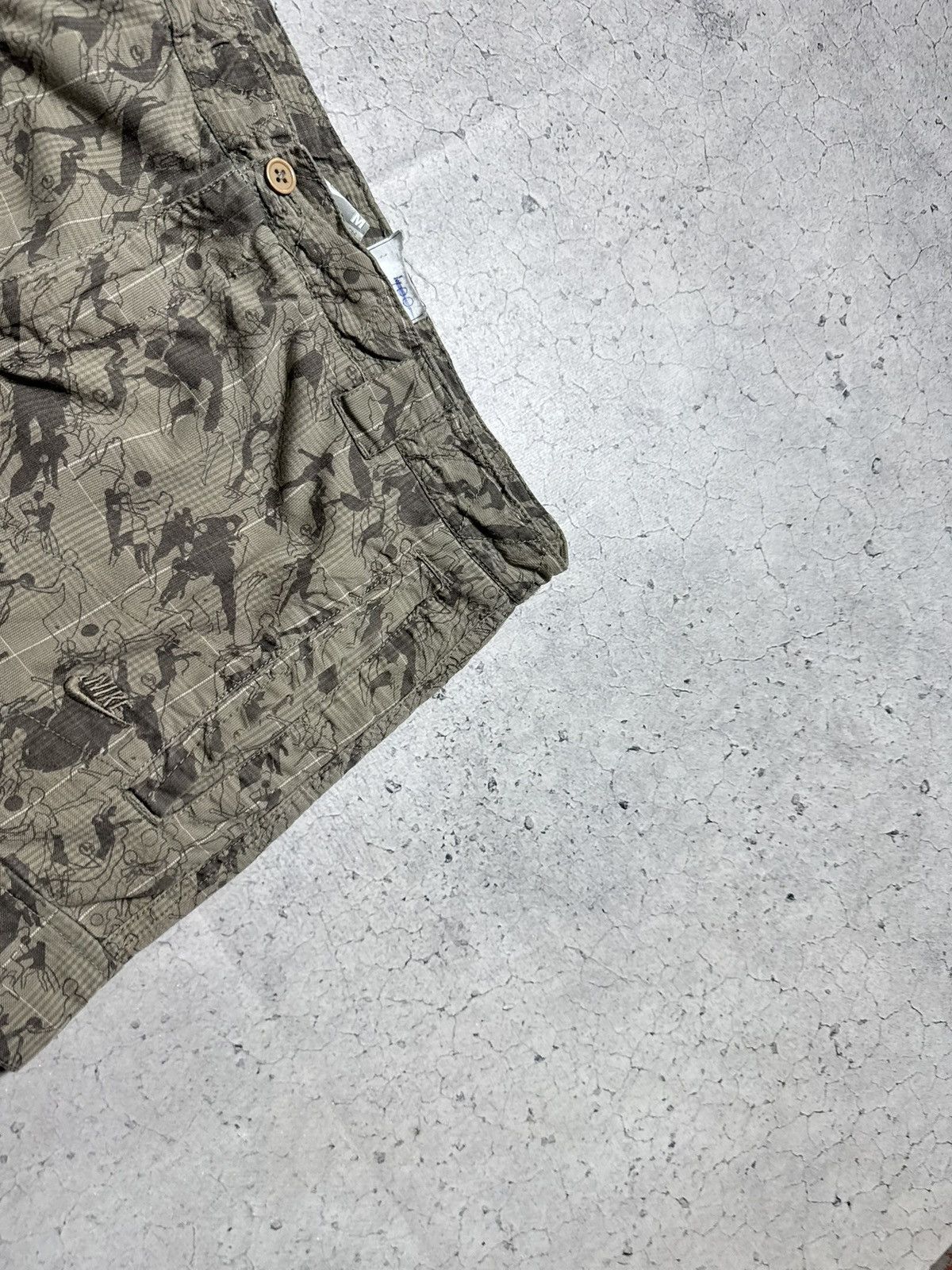 Nike Nike Vintage Camo Cargo Shorts Y2K Drill Swoosh Size US 32 / EU 48 - 5 Thumbnail