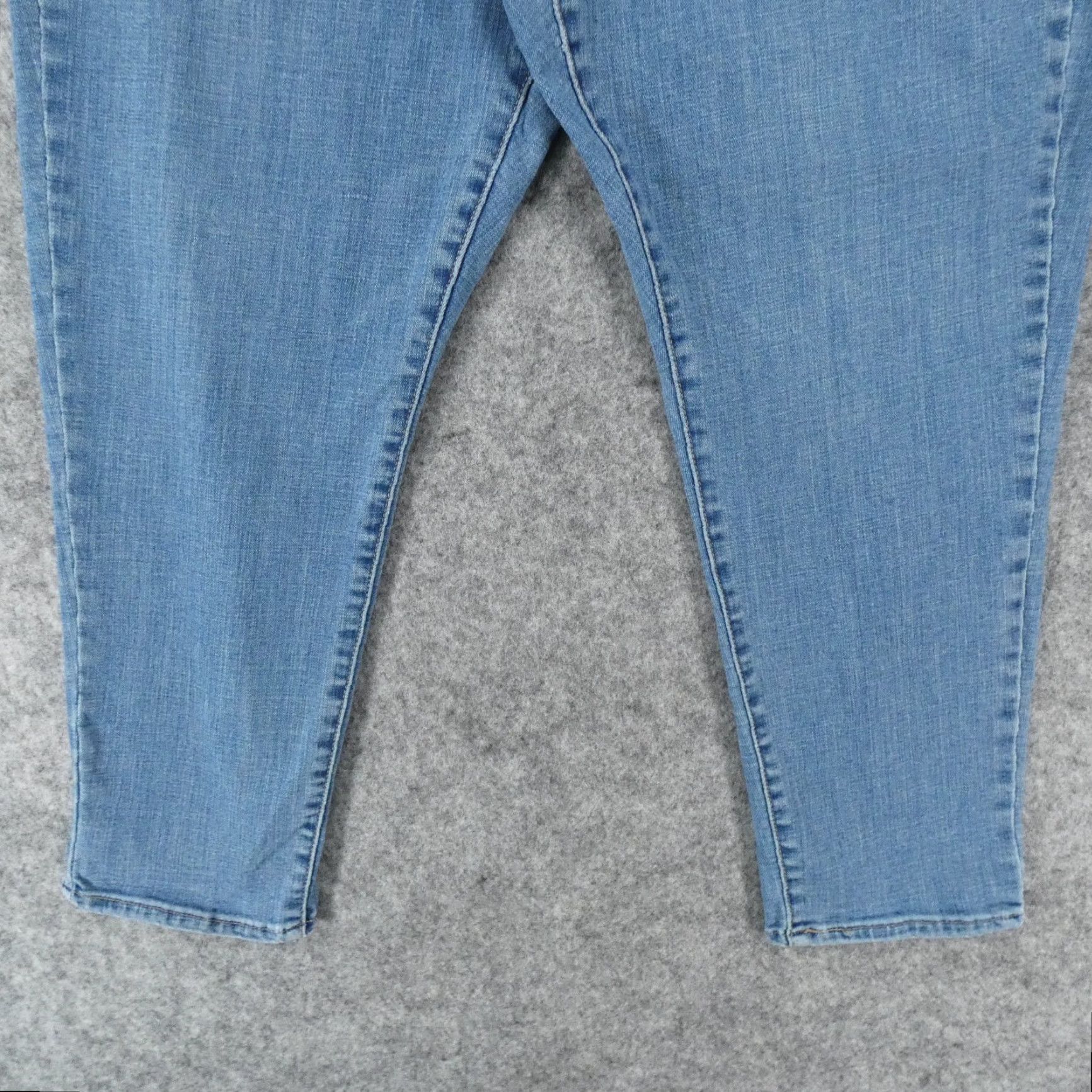 Levi's Levi's Jeans Womens 18 Stretch Distressed Classic Crop Mid Rise Light Wash Size 40" / US 18 - 5 Thumbnail