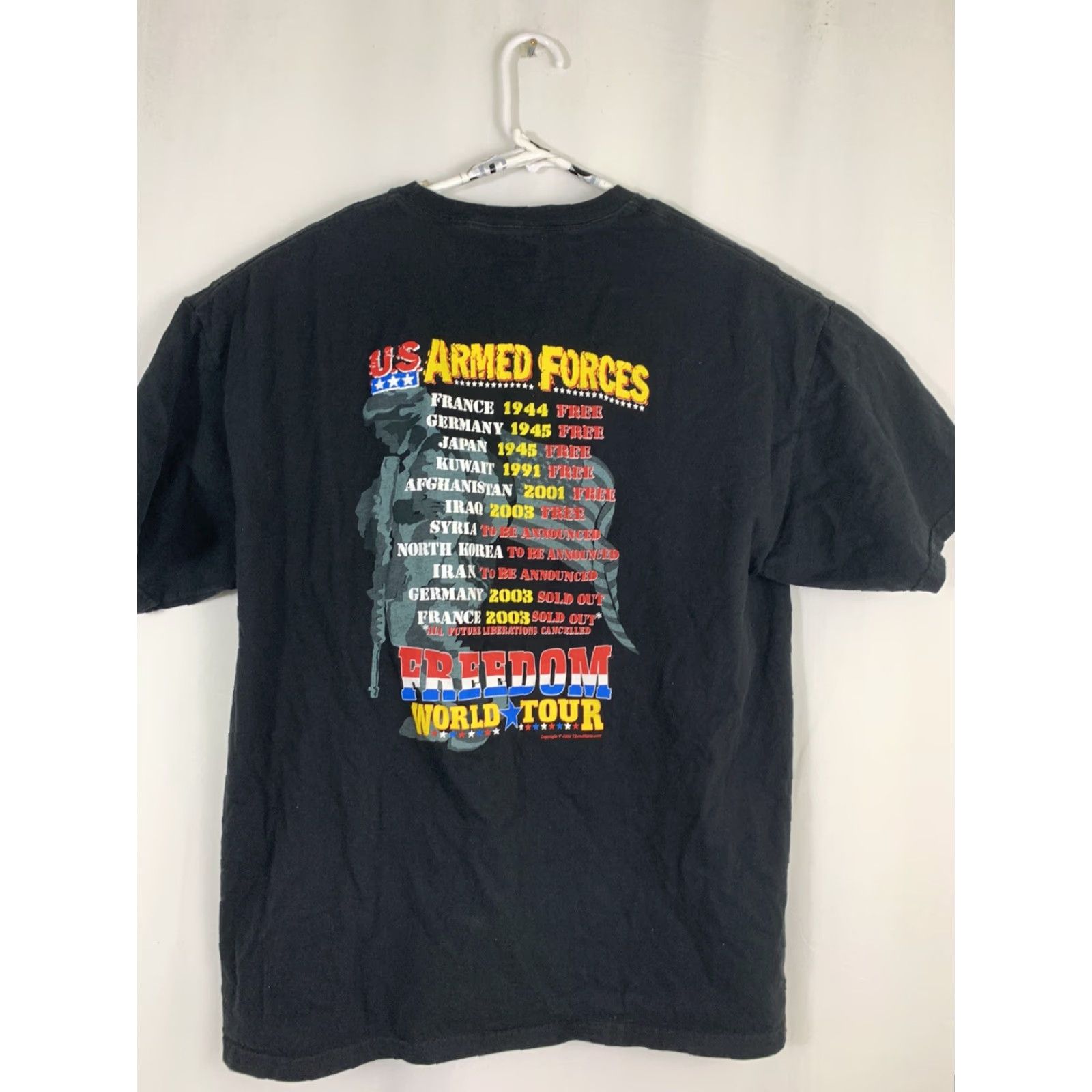 Hanes Hanes Mens XL US Armed Forces World Tour Military Freedom Black T-Shirt Size US XL / EU 56 / 4 - 7 Thumbnail