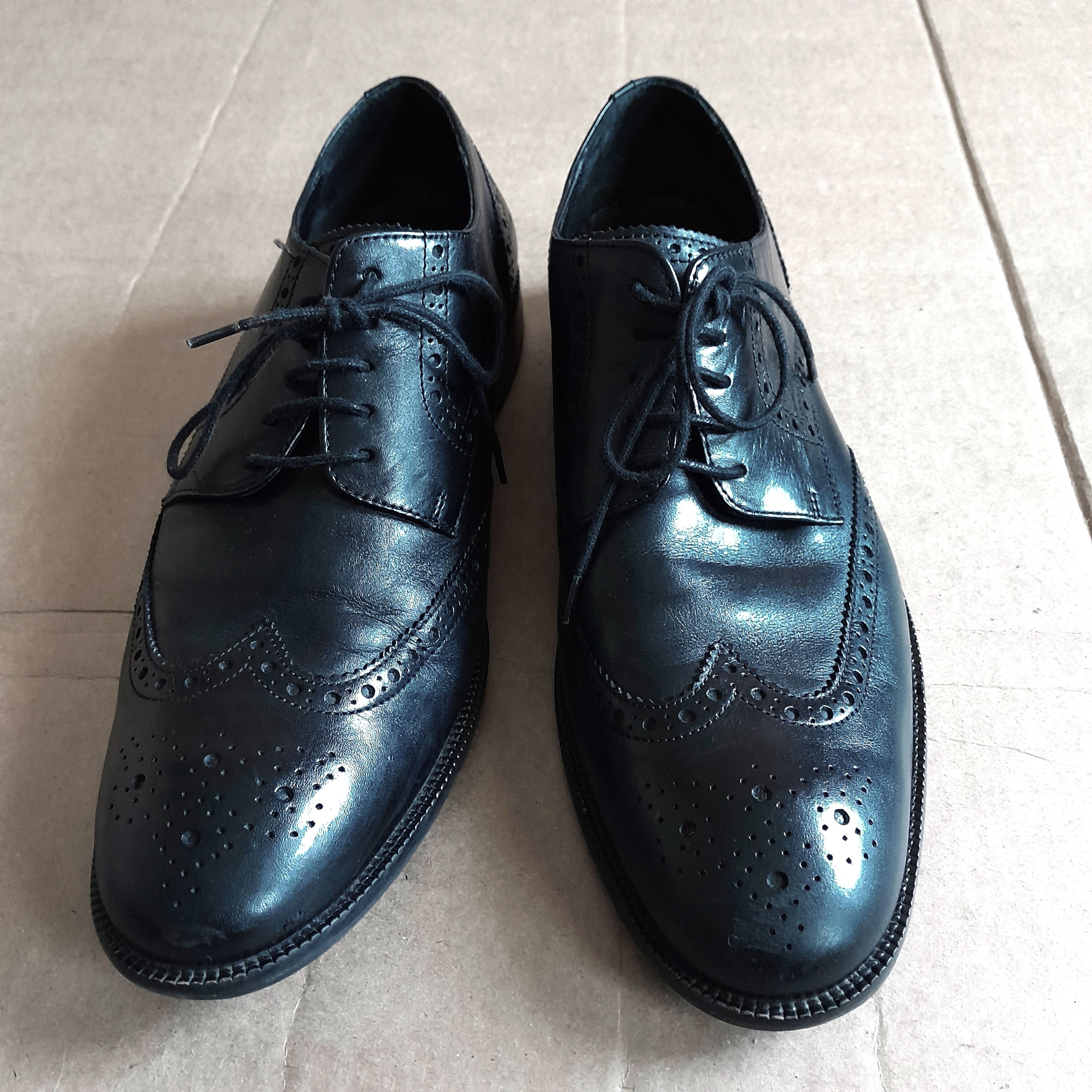 Cole Haan wing toed dress shoes, black, size 10 Cole Haan Men main image 3