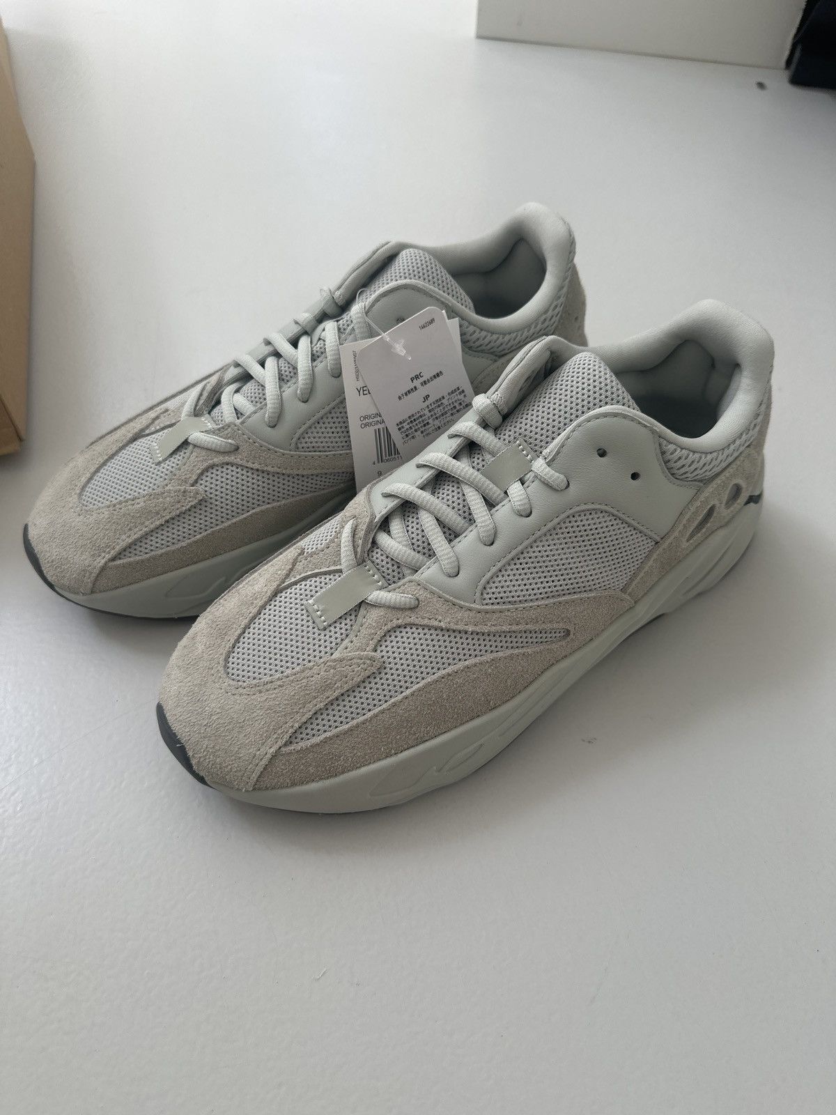 Adidas × Yeezy Yeezy boost 700 Salt in size 9.5 Size US 9.5 / EU 42-43 - 7 Thumbnail
