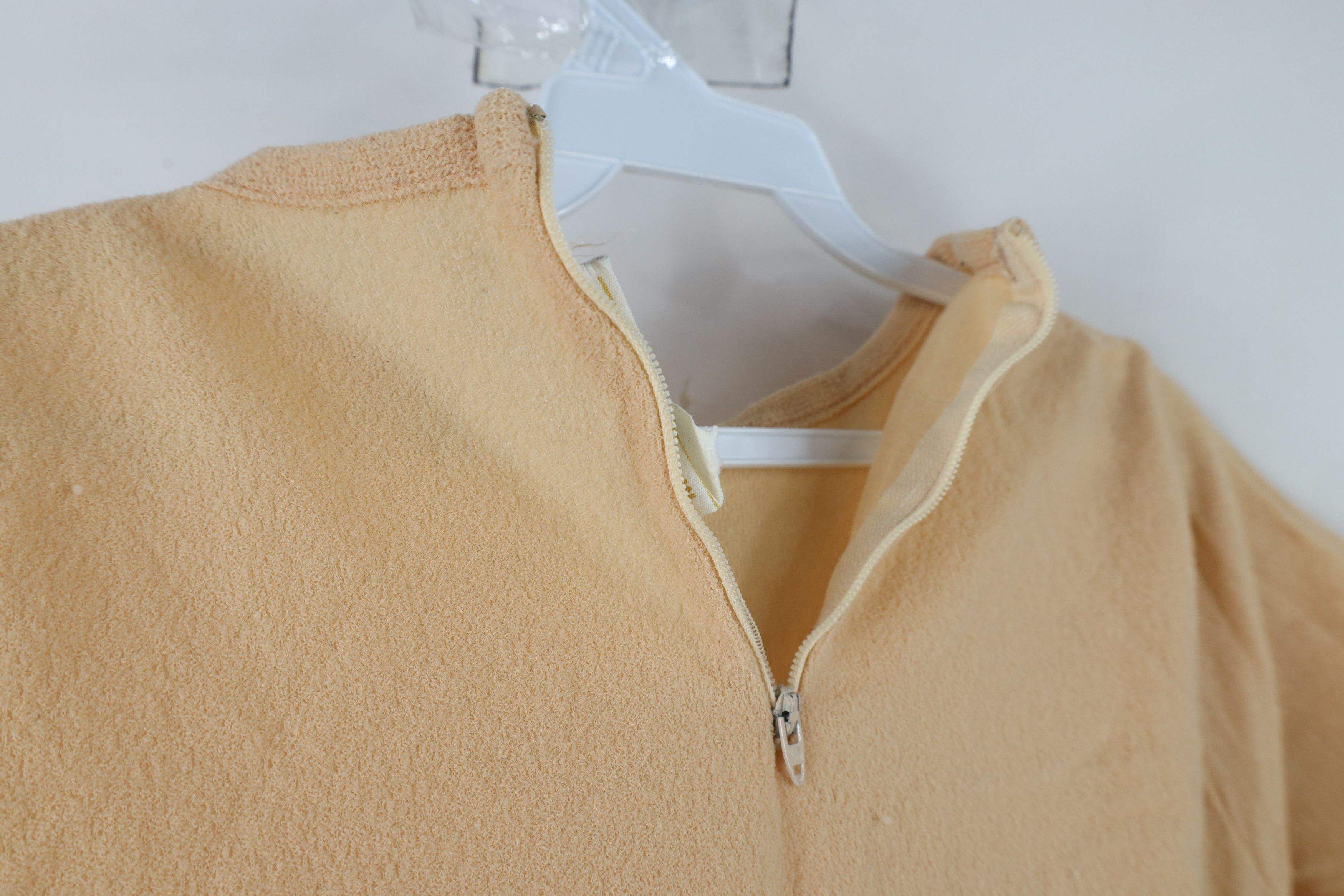 Vintage Vintage 70s Ban Lon Knit Back Zip Short Sleeve T-Shirt Beige Size XS / US 0-2 / IT 36-38 - 9 Thumbnail