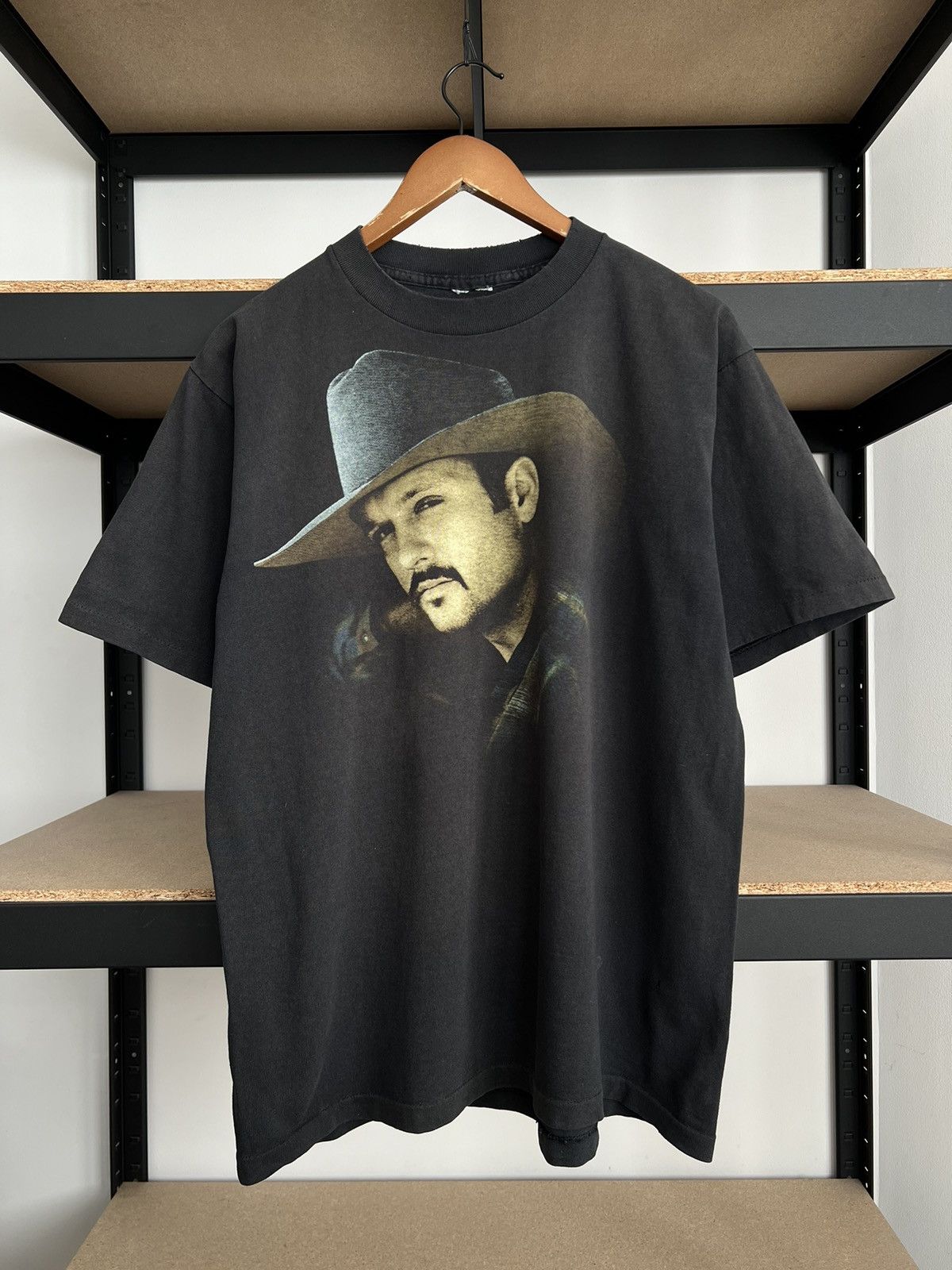 Band Tees Vintage 1995 Tim McGraw Сountry Music Faded Black T-shirt Size US L / EU 52-54 / 3 - 3 Thumbnail