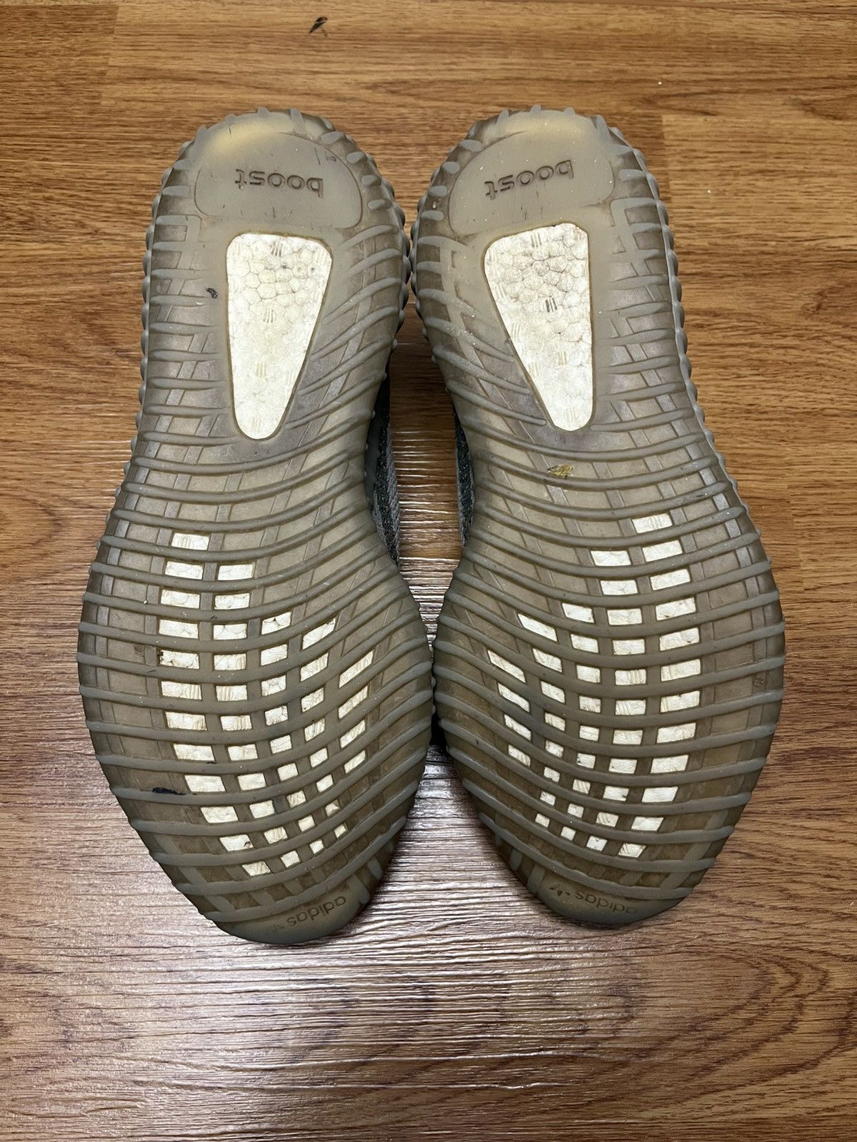 Adidas × Kanye West Yeezy V2 Beluga Size US 13 / EU 46 - 3 Thumbnail