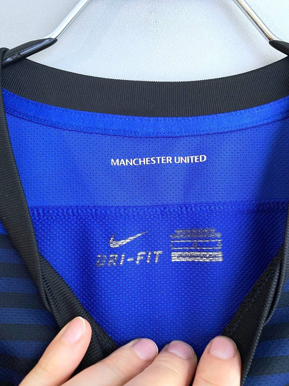 Nike Nike Manchester United 2011/2012 Away Soccer Jersey, Size L Size US L / EU 52-54 / 3 - 14 Thumbnail