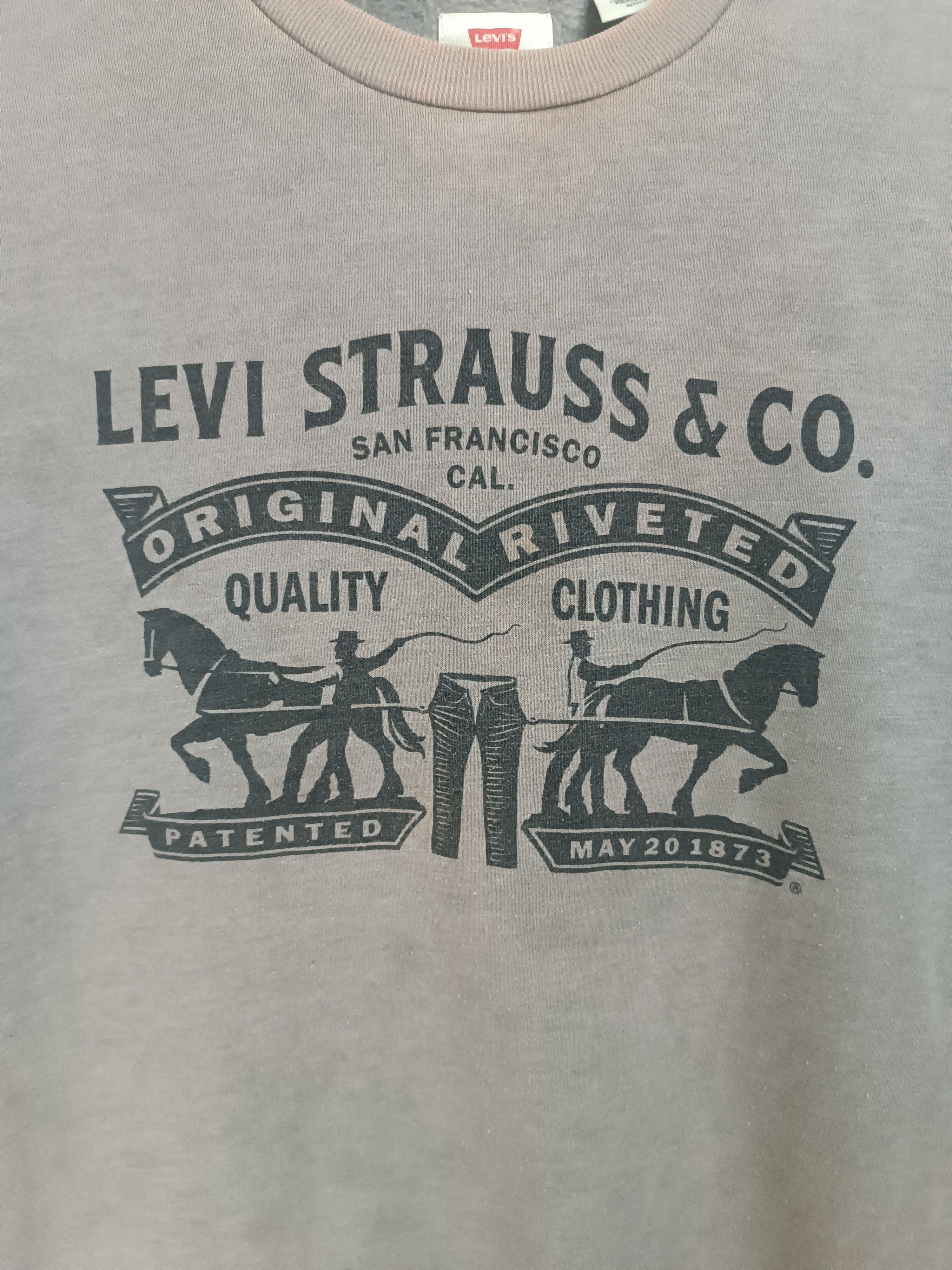 Levi's THRASHED FADED VINTAGE LEVI'S SWEATSHIRT VERY RARE PIECE Size US S / EU 44-46 / 1 - 8 Thumbnail