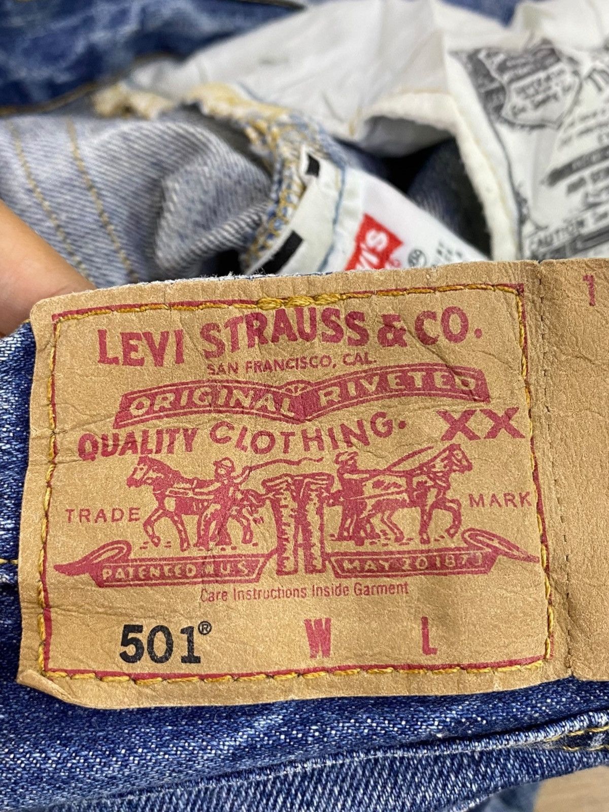 Levi's Levi’s Faded Blue Wash Style Ripped Jeans Size US 28 / EU 44 - 12 Thumbnail