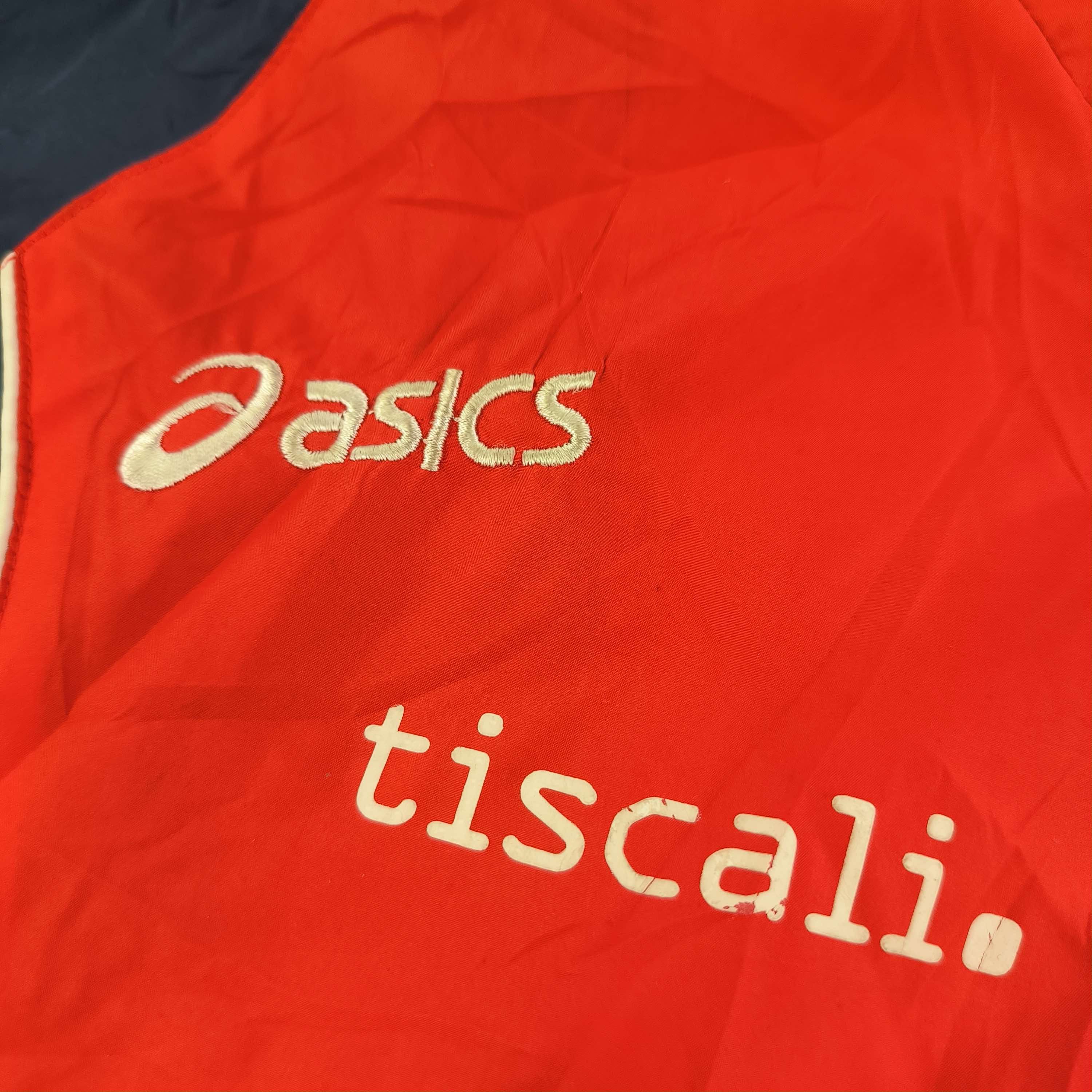 Asics Cagliari 2005-07 Asics football track top size M Size US M / EU 48-50 / 2 - 4 Thumbnail