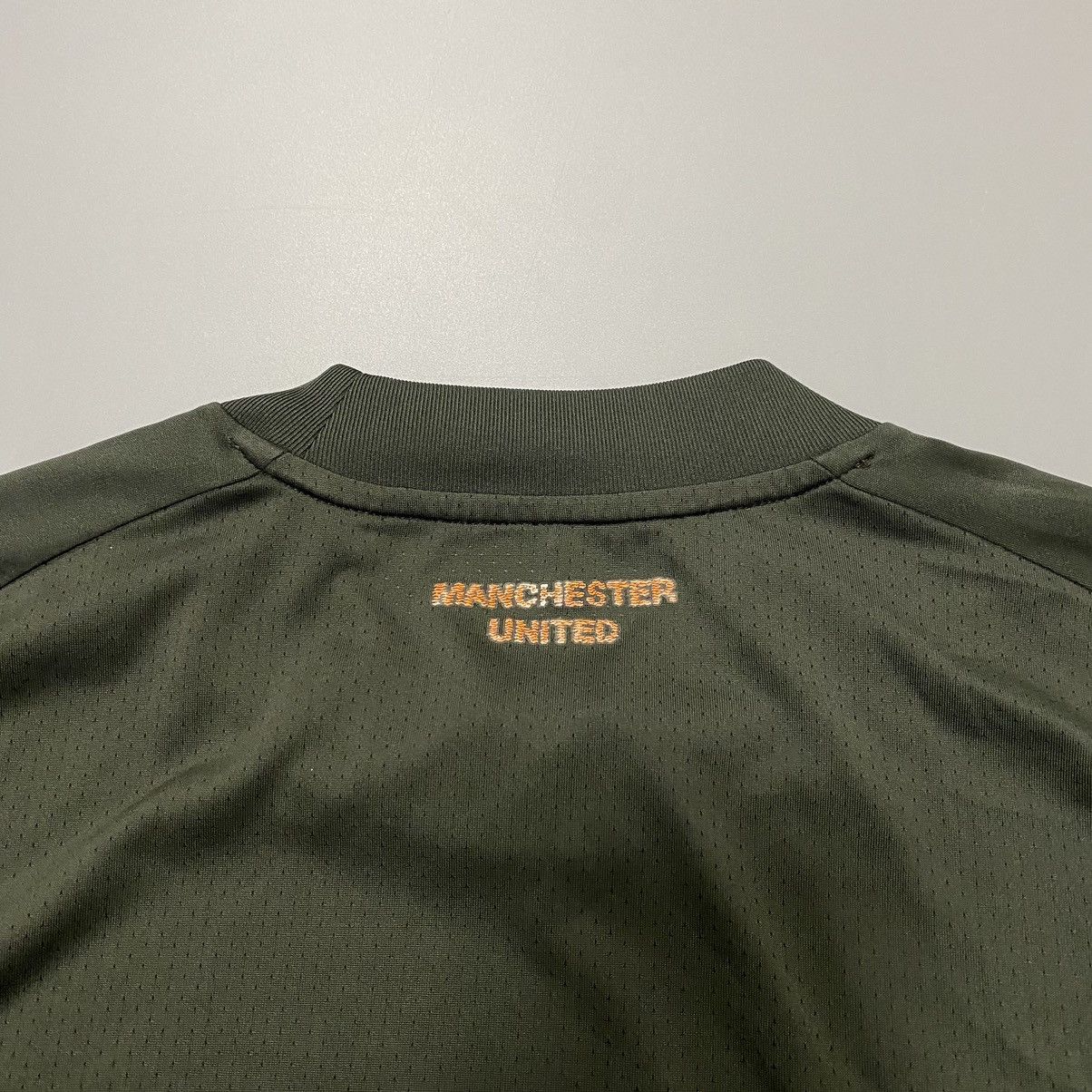 Adidas Manchester United Training Jersey 2020 Size M Football Size US M / EU 48-50 / 2 - 7 Thumbnail