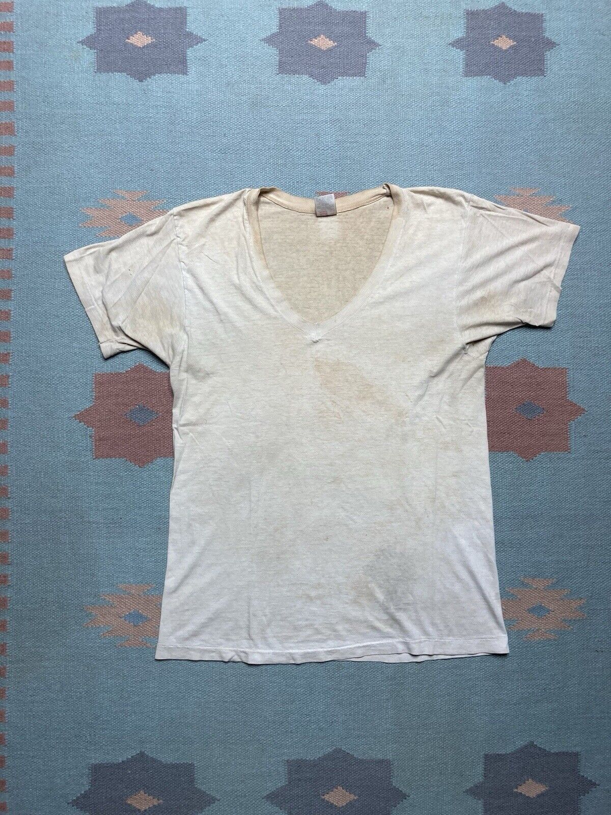 Hanes × Vintage VTG v neck t shirt blank white hanes stained grunge cotton L Size US L / EU 52-54 / 3 - 1 Thumbnail