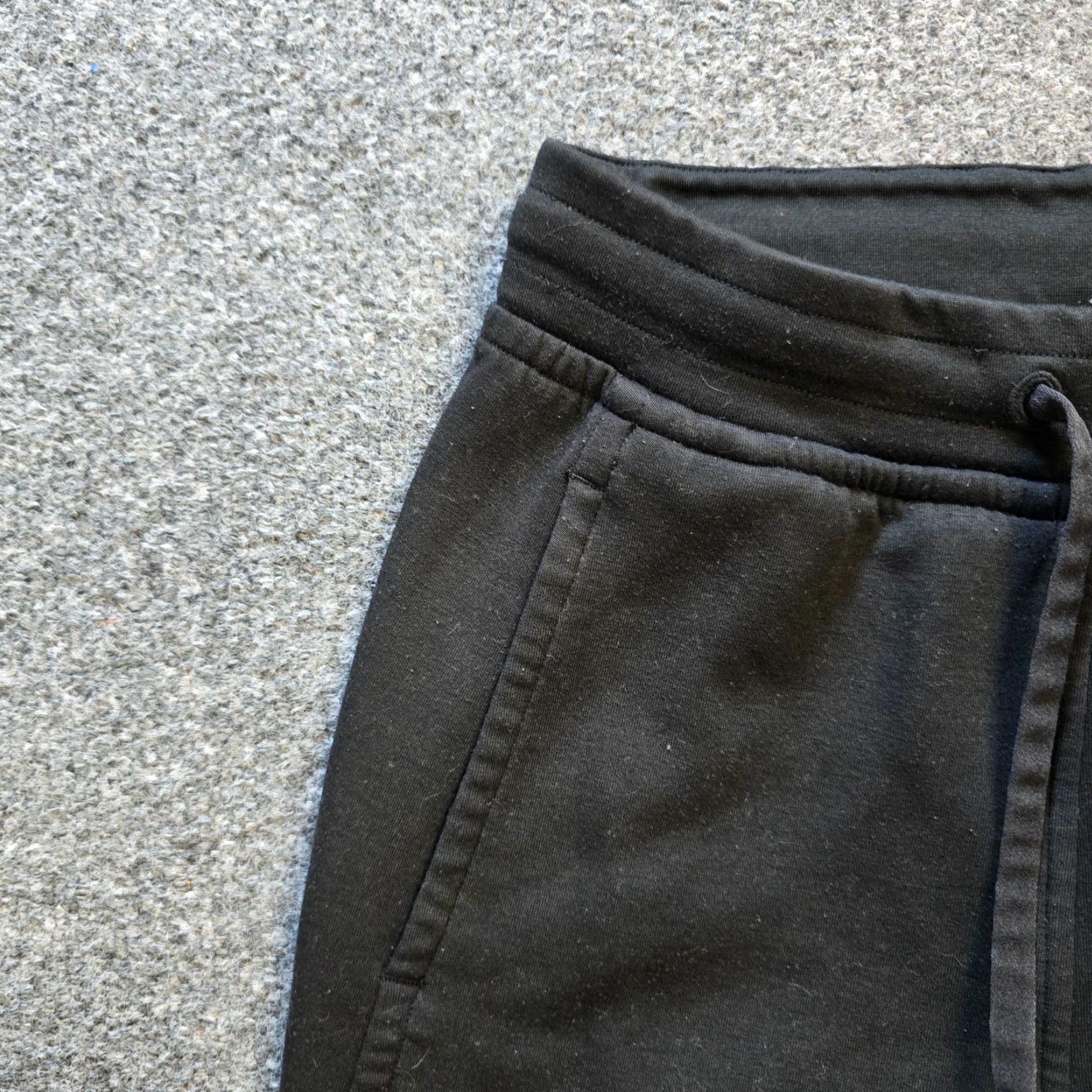 Lululemon Lululemon Pants Womens Size 2 Black Joggers Pull On Tapered Sweatpants Lounge - Athletic Activewear Jogger, Pockets, Regular Inseam 25 in, 4-Season Size 26" / US 2 / IT 38 - 3 Thumbnail