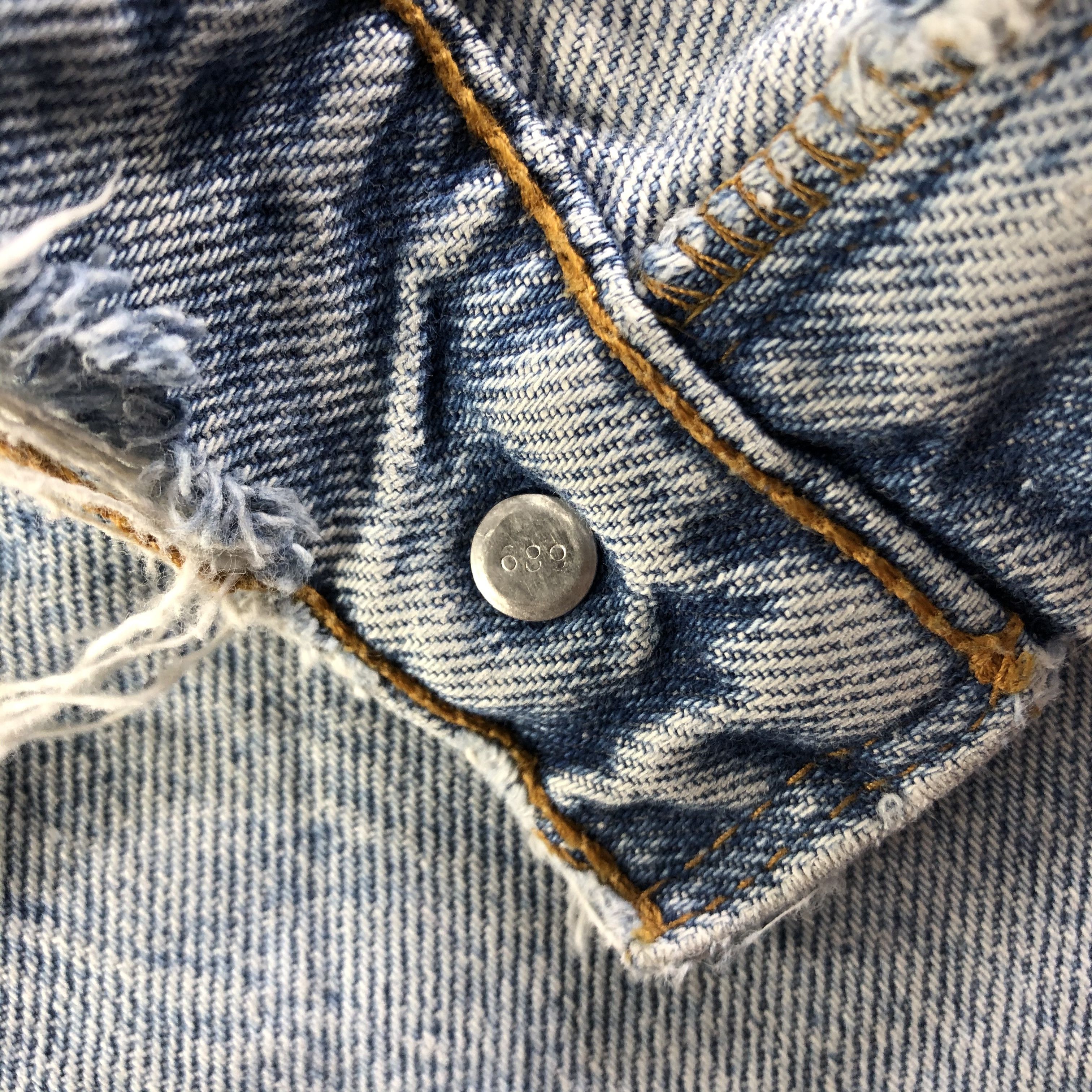 Levi's Vintage Light Wash Levis 505 Jeans-J3698 Size US 33 - 13 Thumbnail