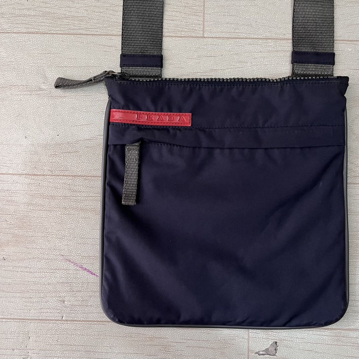 Prada 2000s Prada sport mini slingbag (include the card 2001) Size ONE SIZE - 6 Thumbnail