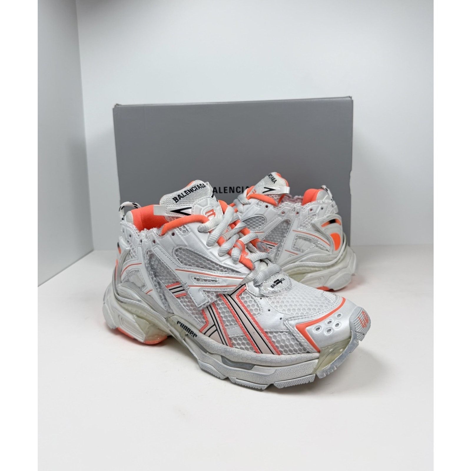 Balenciaga Size 40EU/7US - Balenciaga Runner White/Runner NEW Size US 7 / EU 40 - 2 Thumbnail