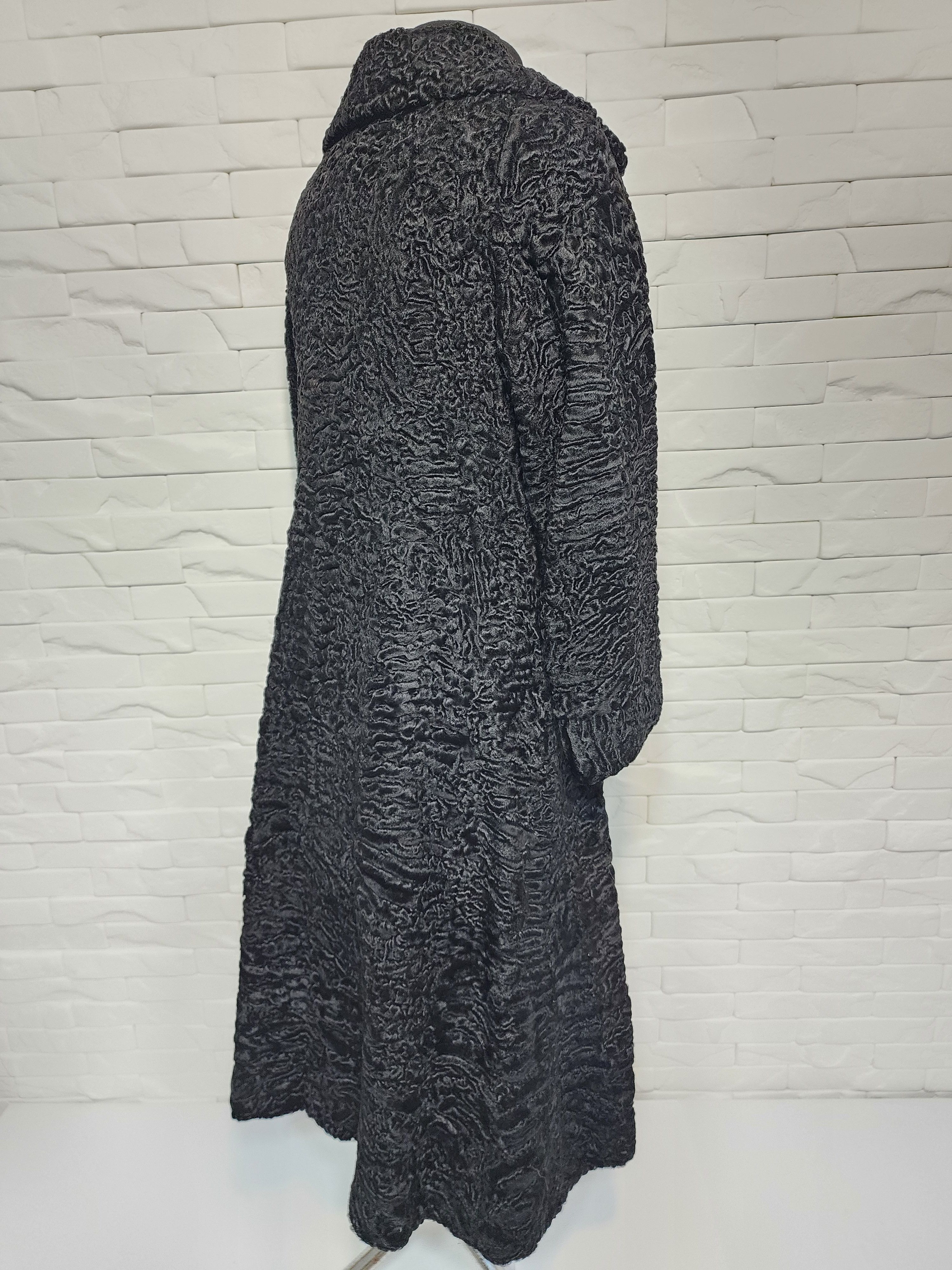 Genuine Leather Black Sheepskin Fur Coat: Women's Warm Winter Outerwear Size M / US 6-8 / IT 42-44 - 5 Thumbnail