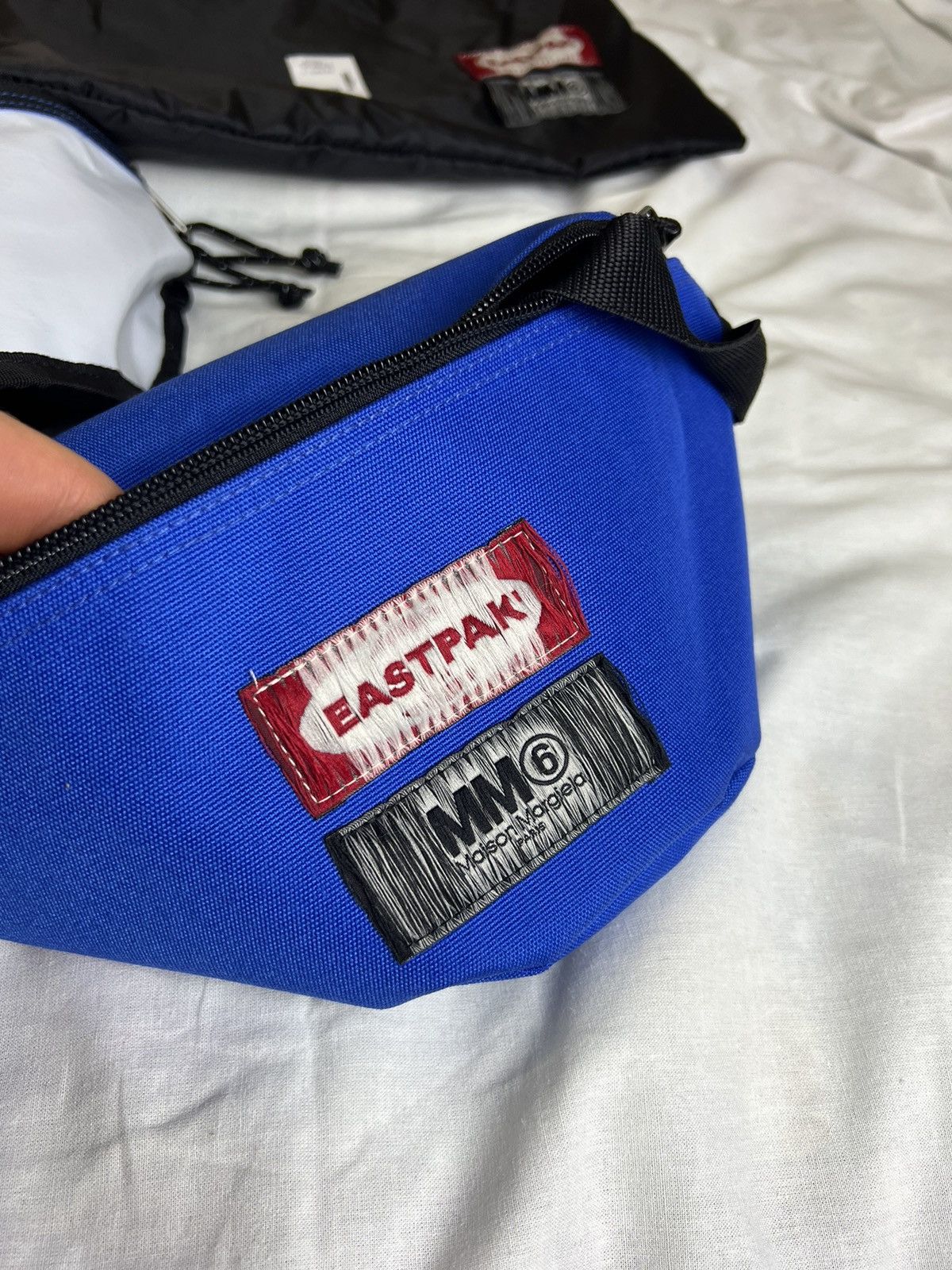 EASTPAK MM6 ボディバッグ 青 MM6 - 新品 MM6 メゾンマルジェラ イーストパック ウエスト