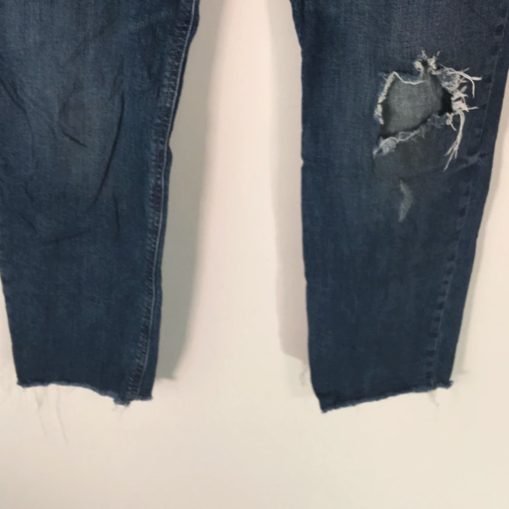 Old Navy VINTAGE Old Navy Denim Jeans Womens 12 Straight Fit Distressed Mid Rise Blue 26 Inch Inseam Size 34" / US 12 / IT 48 - 7 Thumbnail
