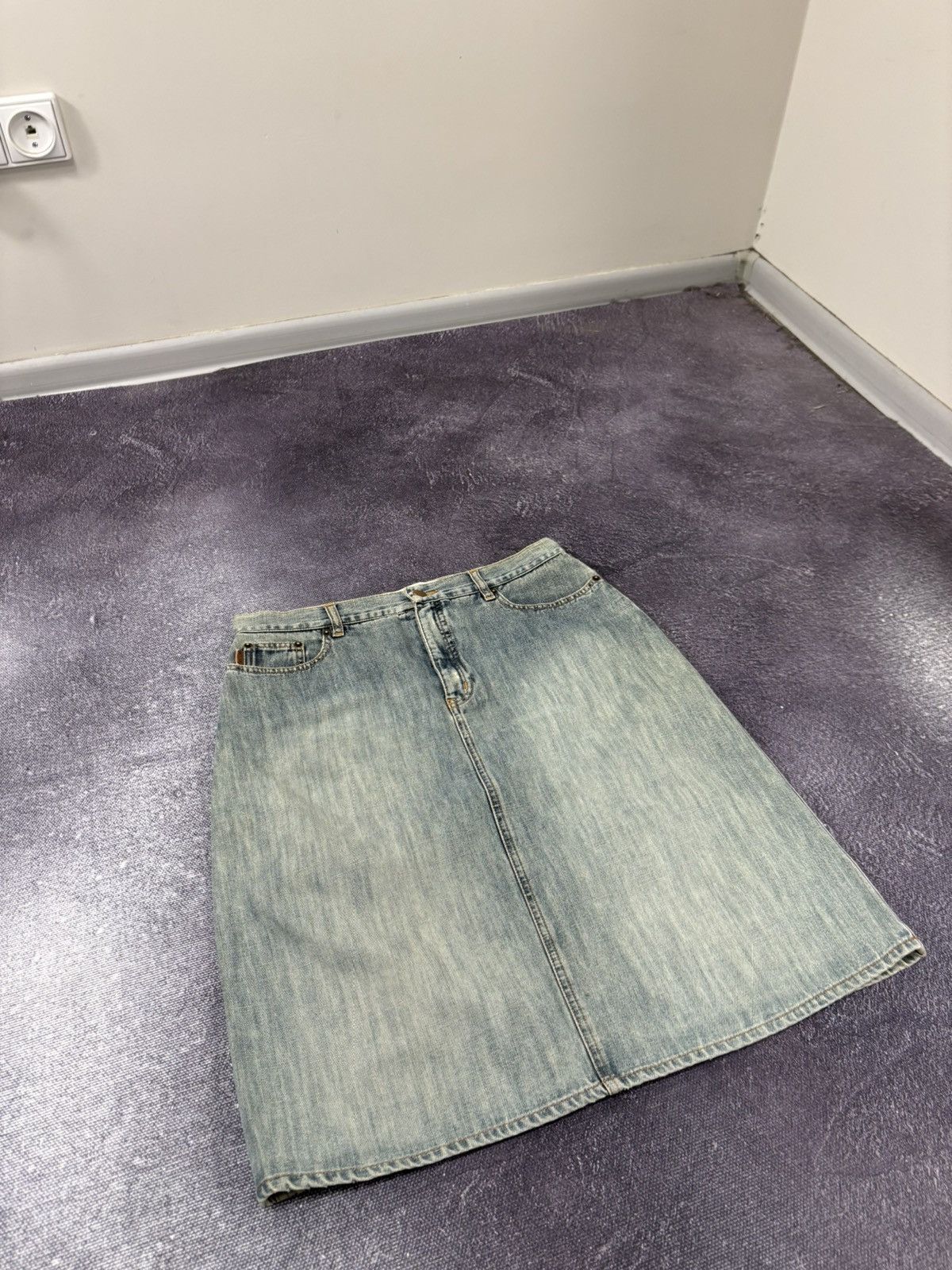 Moschino Vintage Moschino Women’s Y2K Hype Luxury Denim Skirt Size 32" / US 10 / IT 46 - 10 Thumbnail