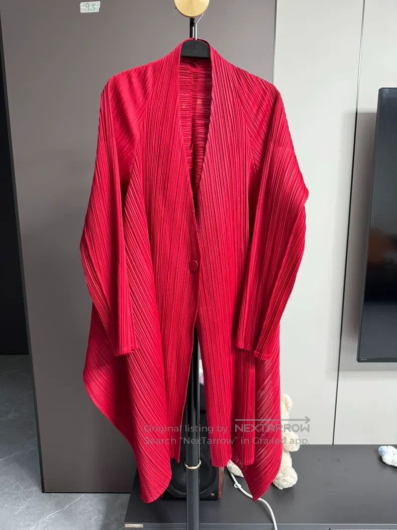 Issey Miyake Loose Straight Pants in Blue-purple