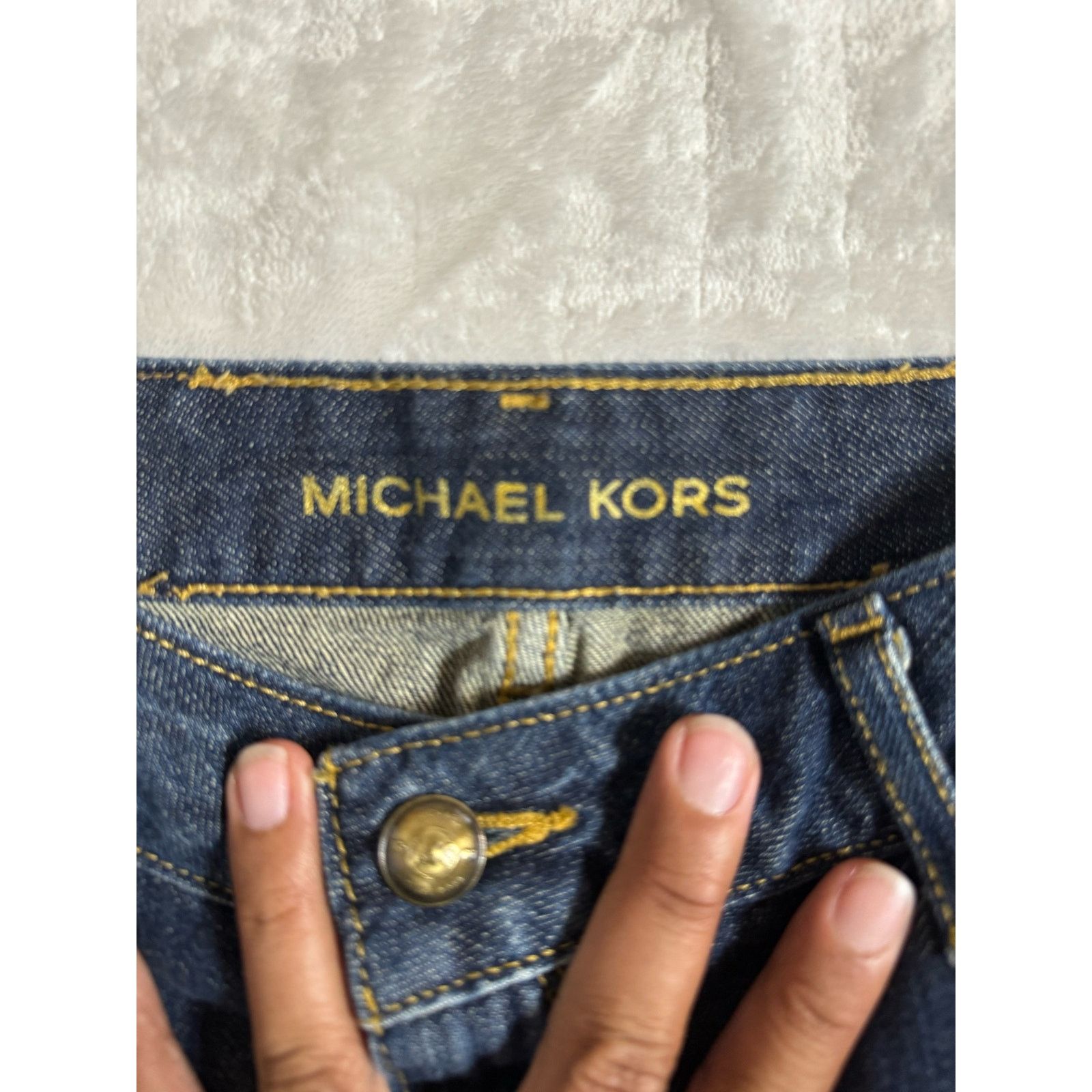 Michael Kors Michael Kors Cut Off Frayed Hem Jean Shorts Low Rise Size 4 Size 27" / US 4 / IT 40 - 3 Thumbnail