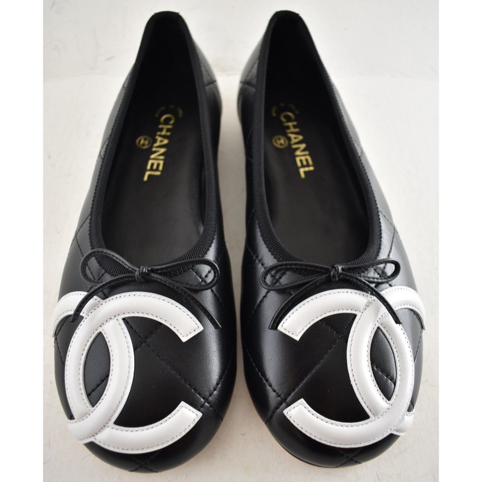 Chanel Chanel Coco Beach Cambon Black White CC XL Ballet Flat 38 Size US 8 / IT 38 - 8 Thumbnail