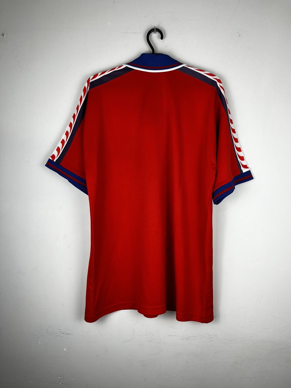 Puma × Vintage Puma Czech republic vintage 1996 home Jersey Size US L / EU 52-54 / 3 - 8 Thumbnail